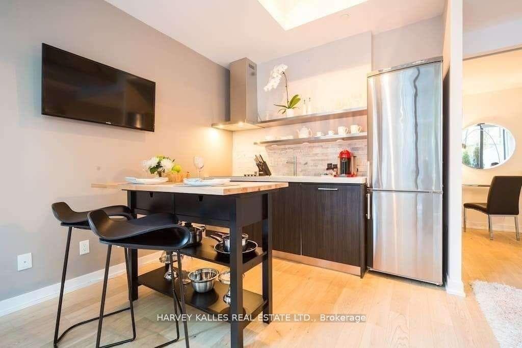 461 Adelaide Street Unit 106 photo 8