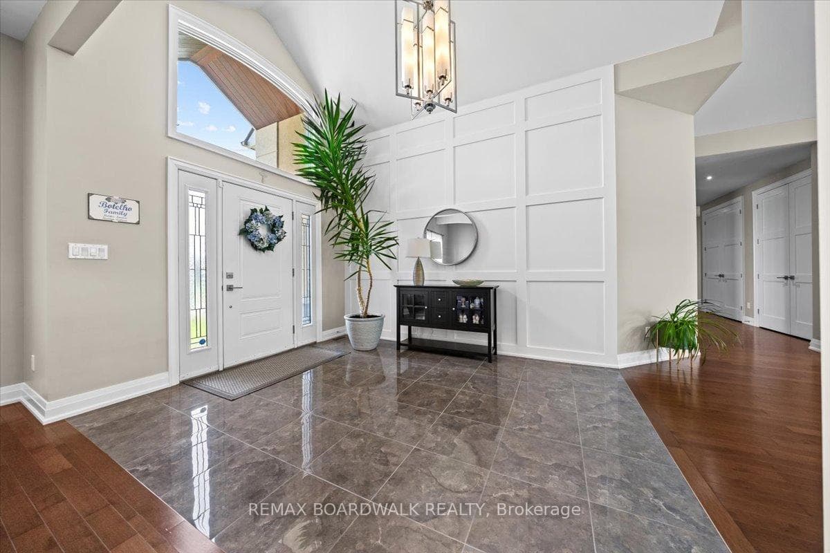 1610 Linkland Court photo 4