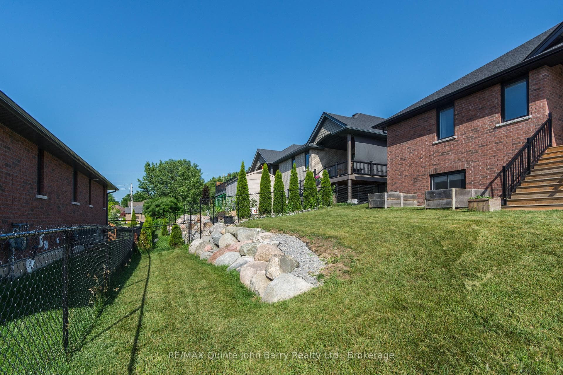 8 Tackaberry Drive photo 29