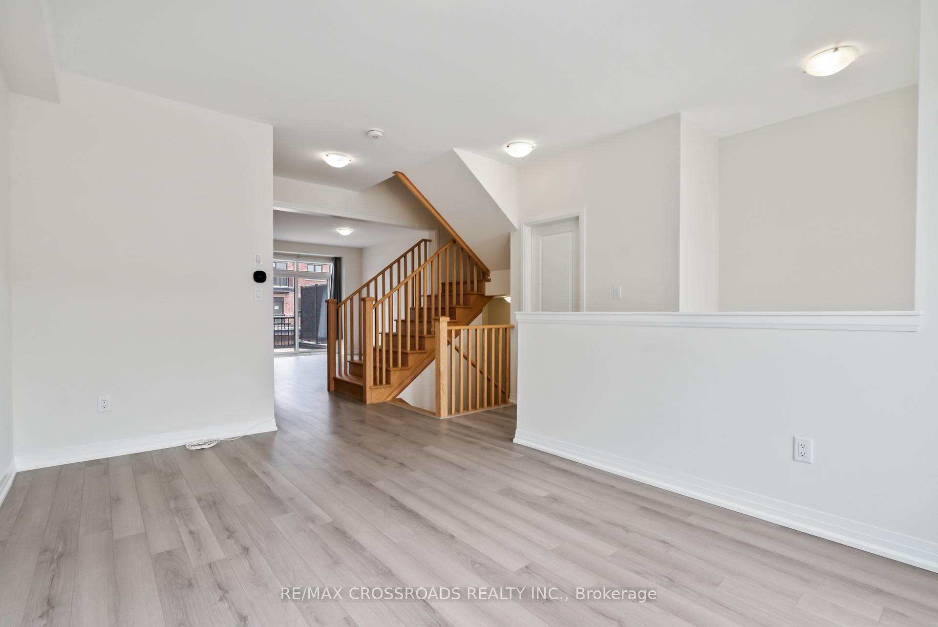 2731 Peter Matthews Drive photo 6
