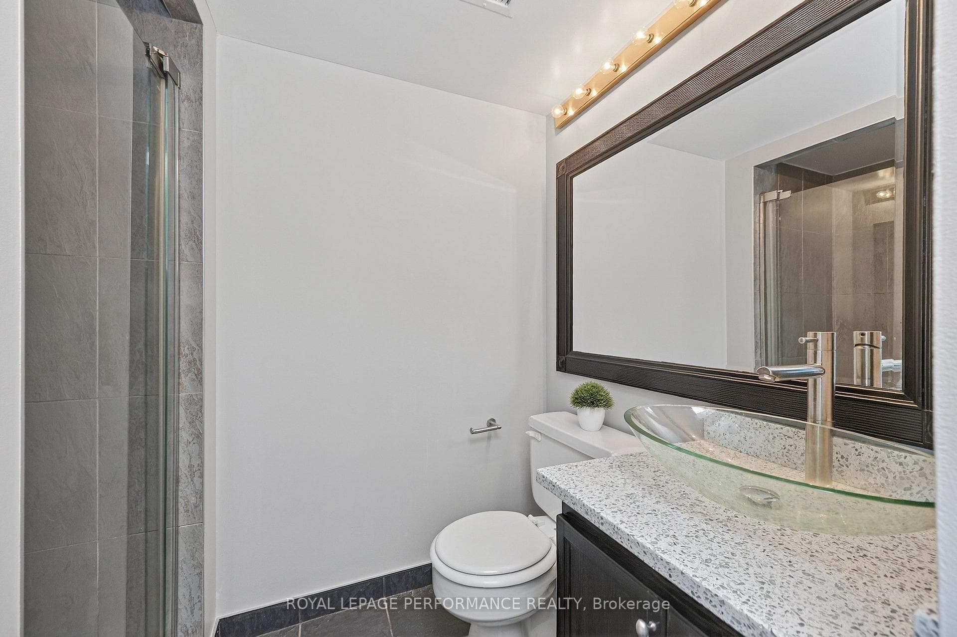 Ensuite bathroom
