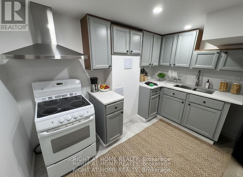1395 Dougall Avenue Unit Bsmnt photo 5