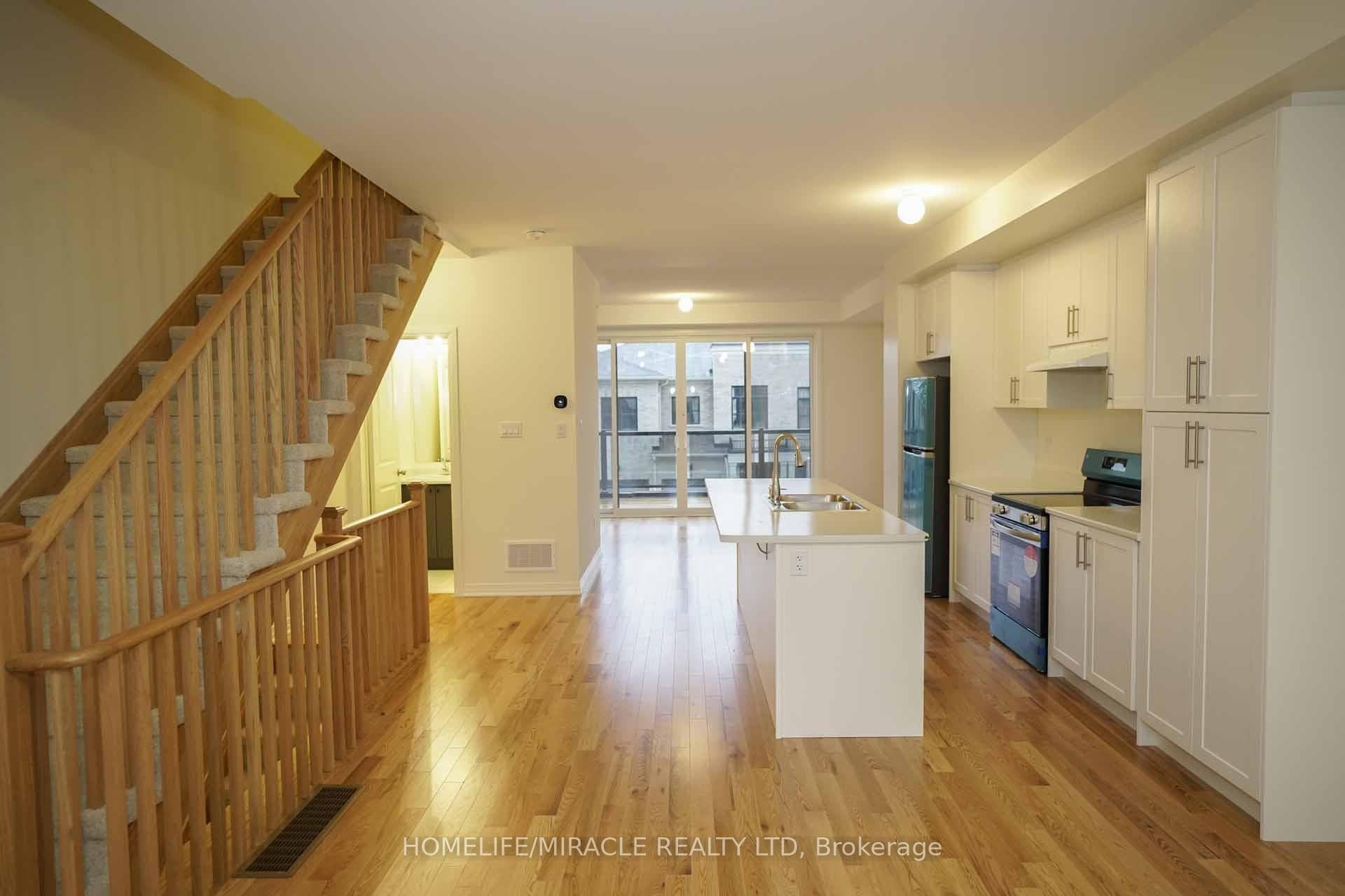1561 Green Road photo 15