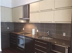 770 Bay Street Unit Ph105 photo 3