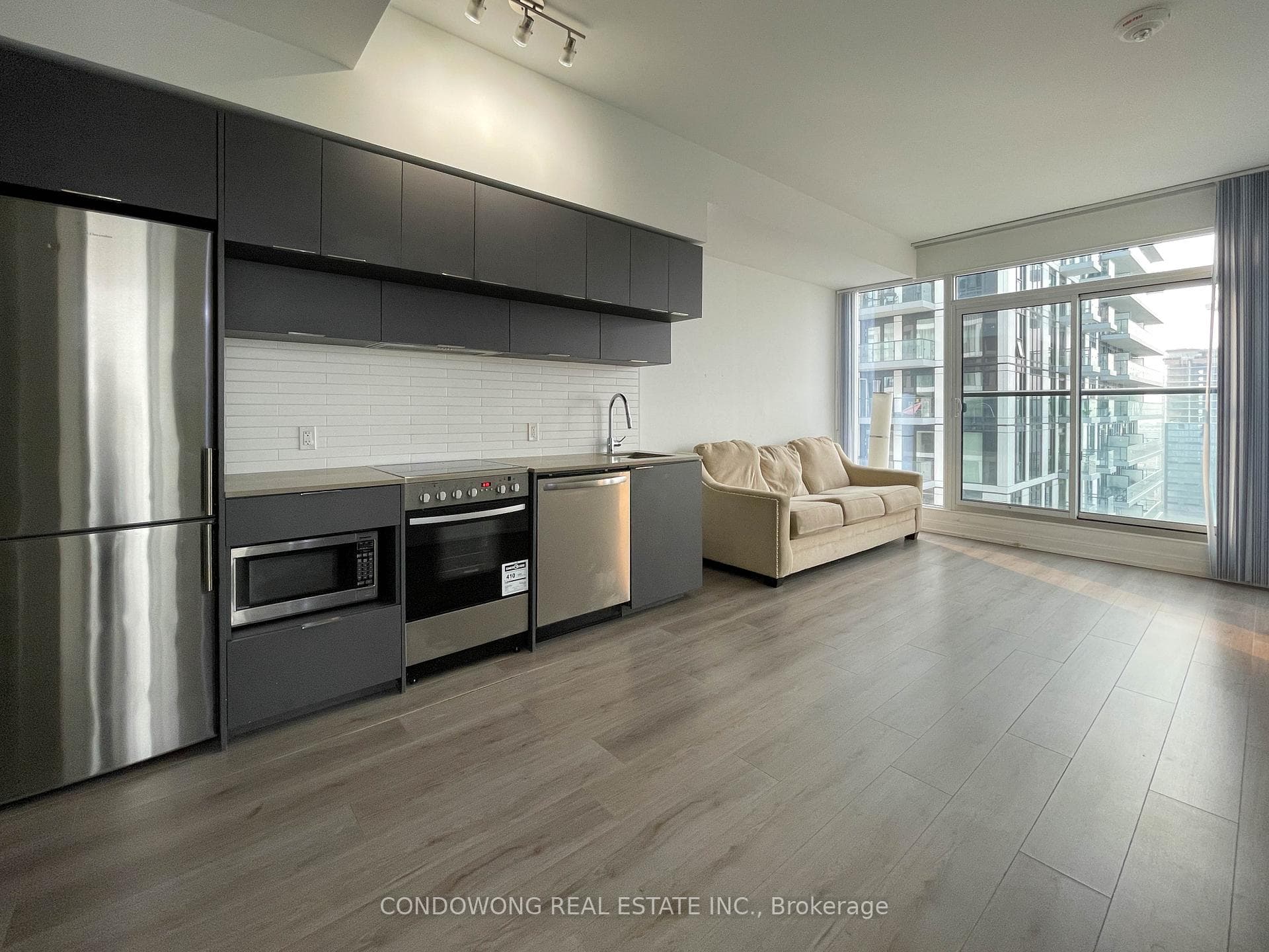 181 Dundas Street Unit 4703 photo 1