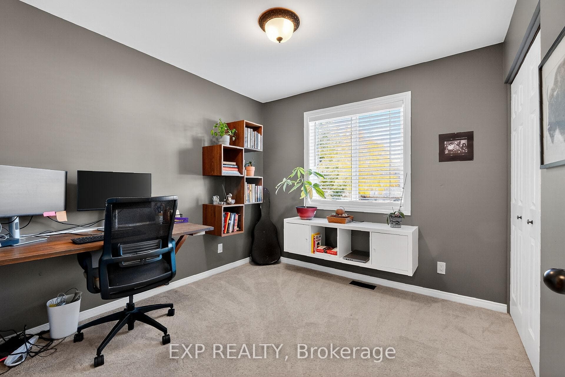 544 Loucks Drive photo 23