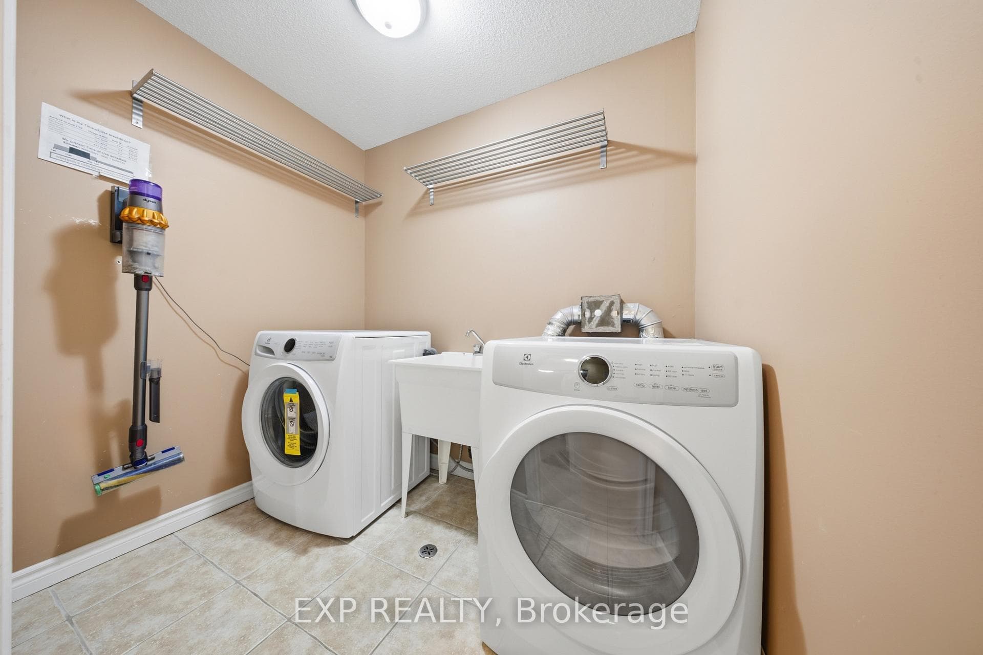 35 Thames Way photo 28