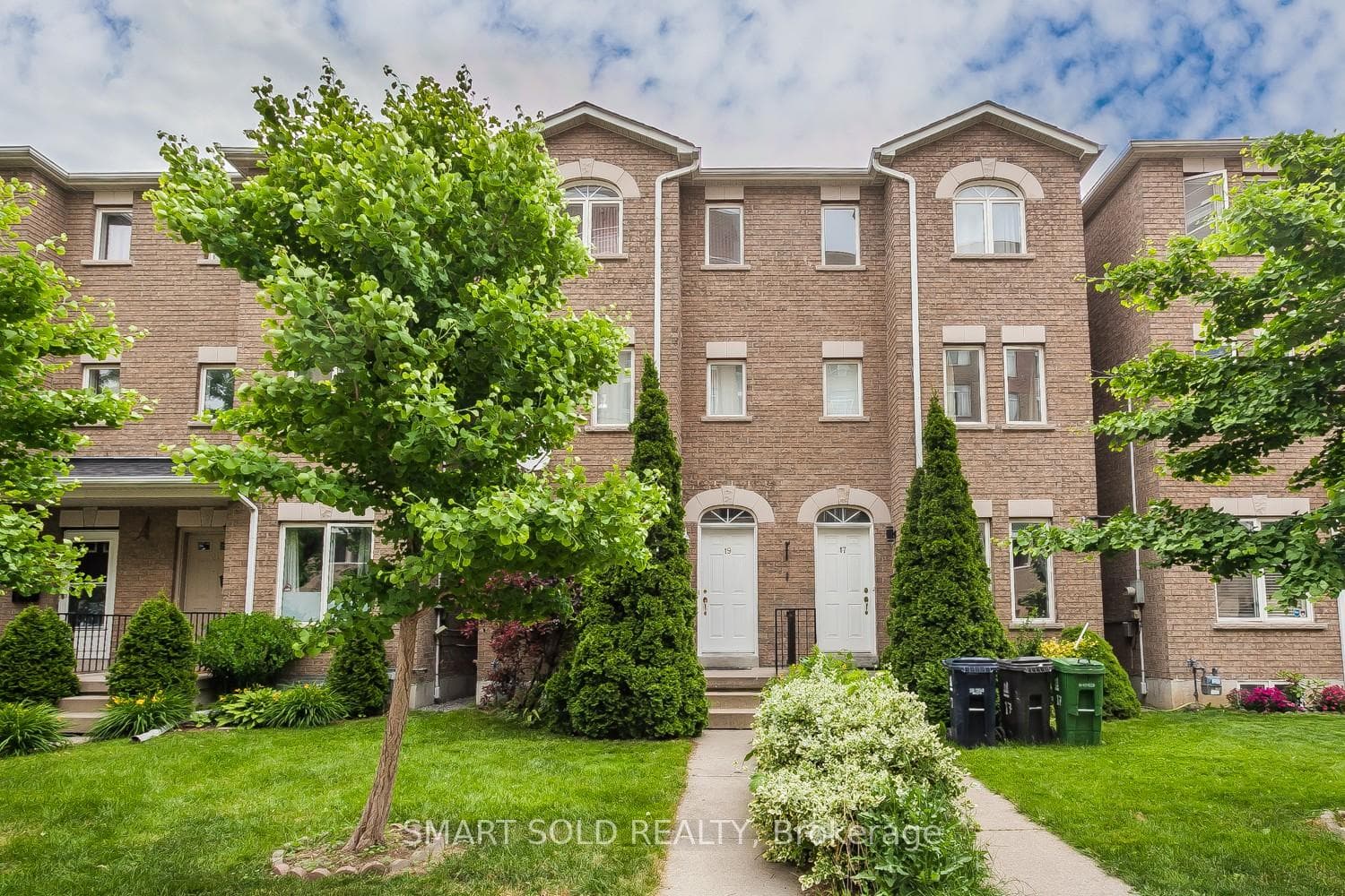 19 Trent Avenue photo 1