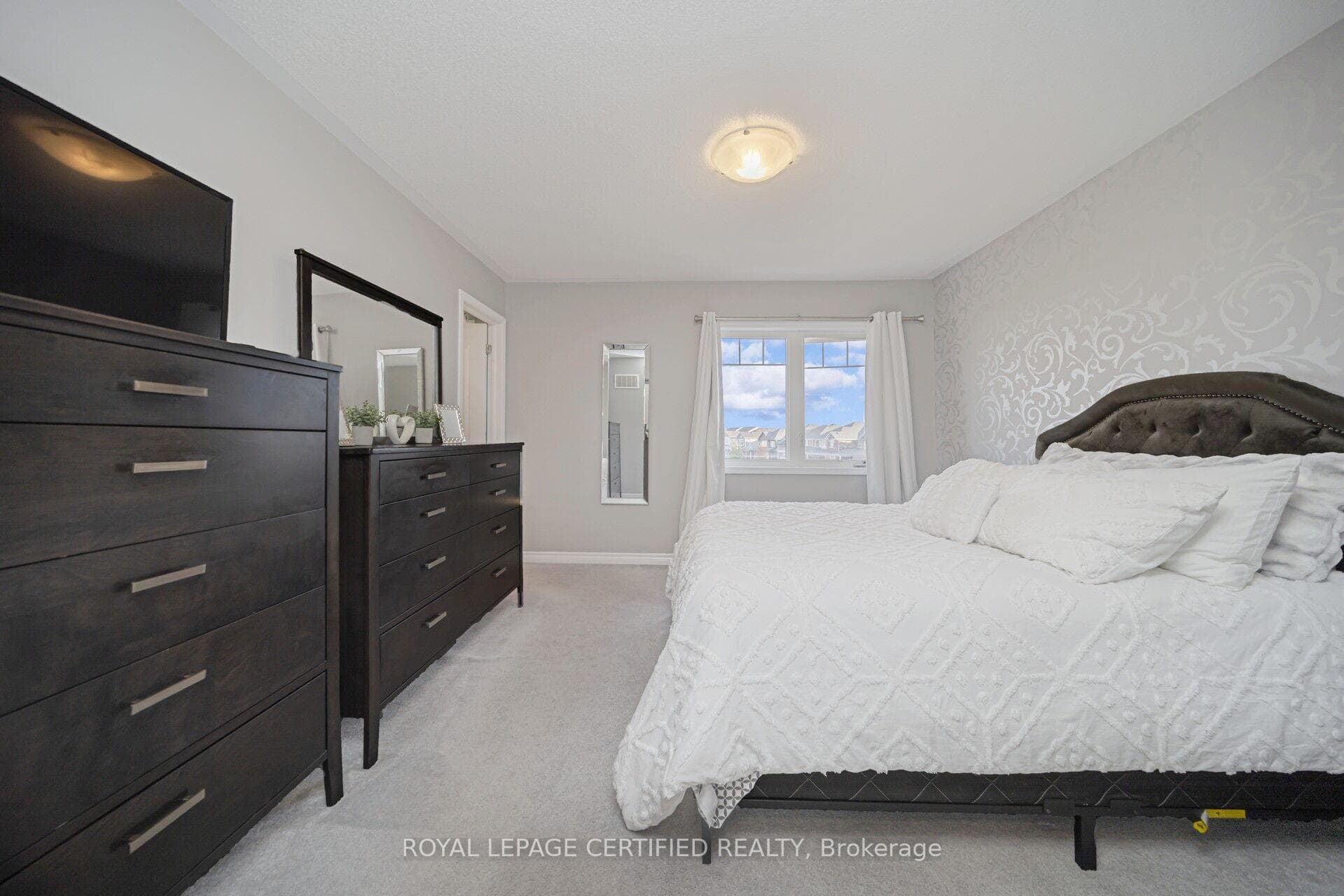 110 Bannister Crescent photo 21