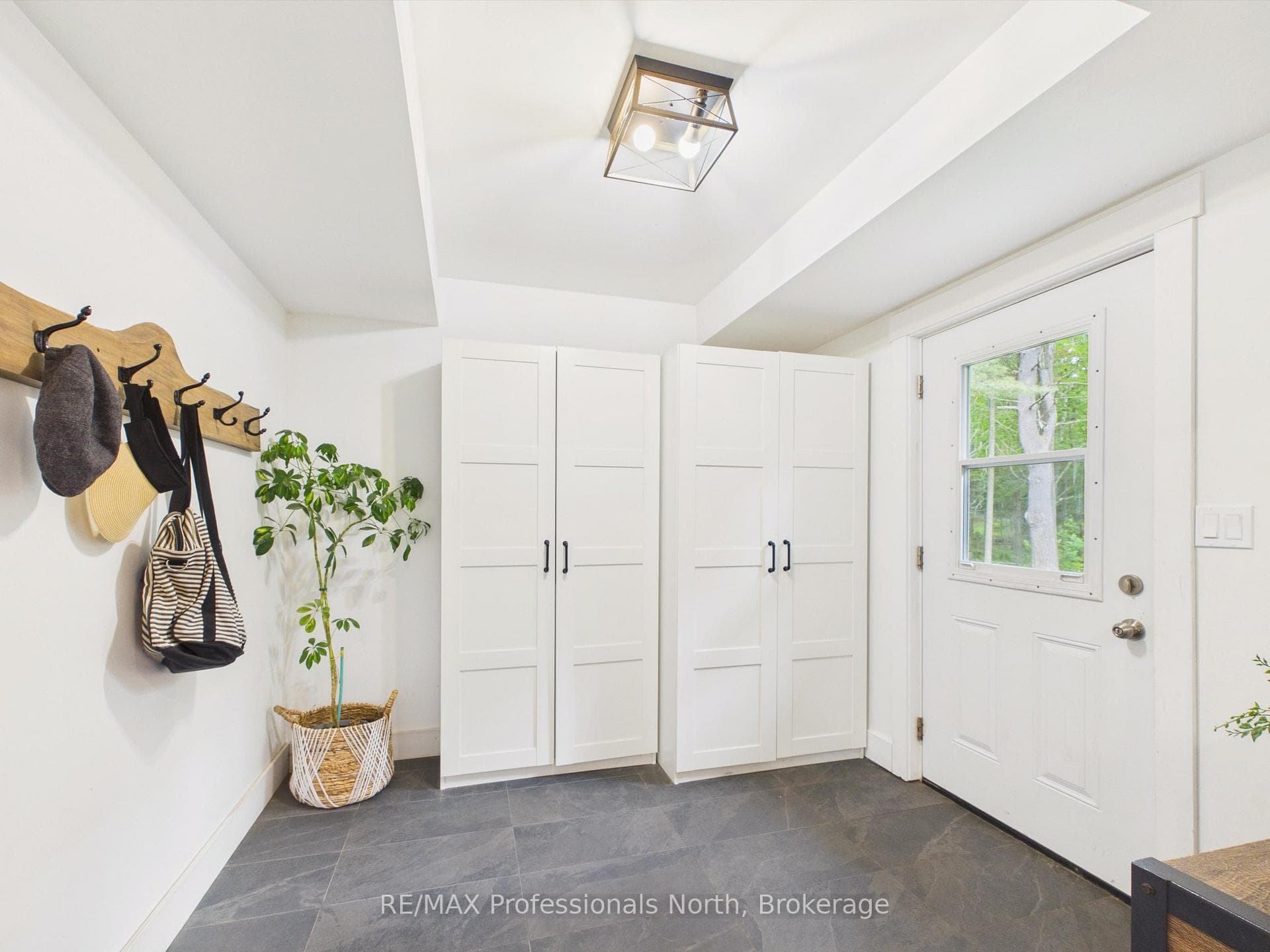 81 WATSON Lane photo 3