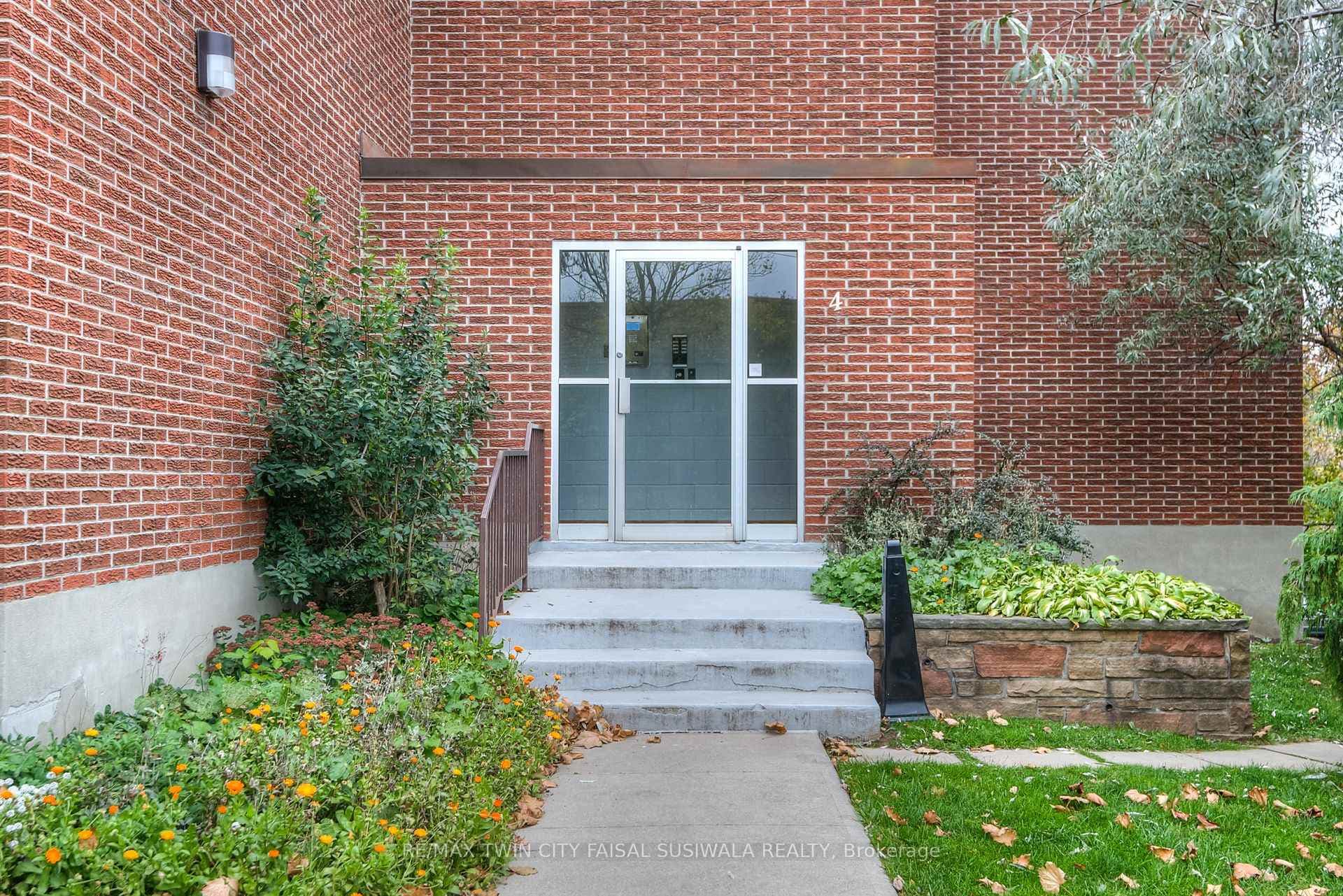 4 Avalon Place Unit 305 photo 3