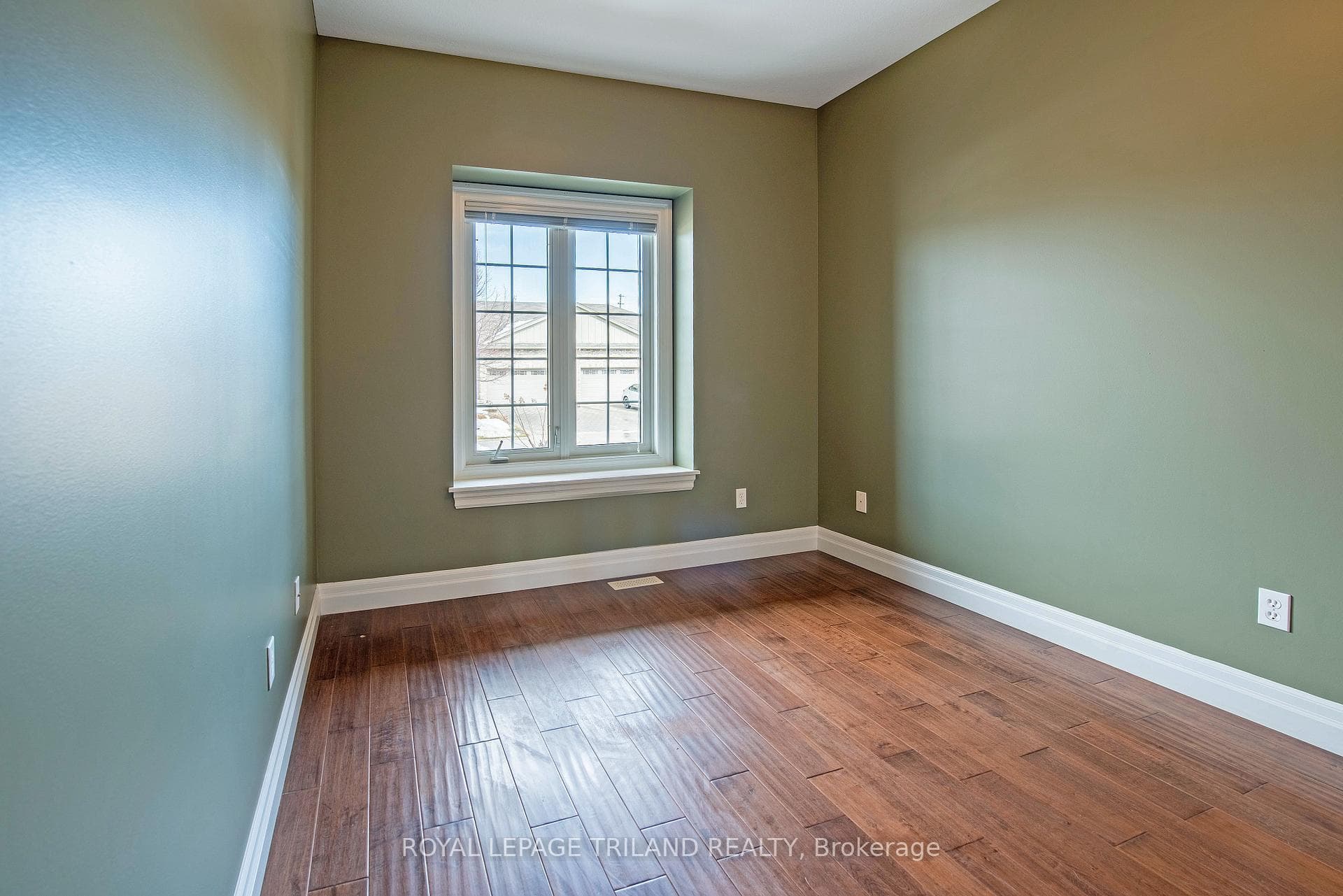 1571 Coronation Drive Unit 9 photo 6