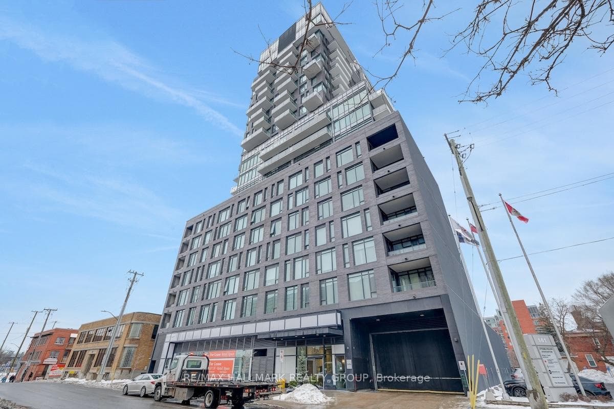 203 Catherine Street Unit 807 photo 1