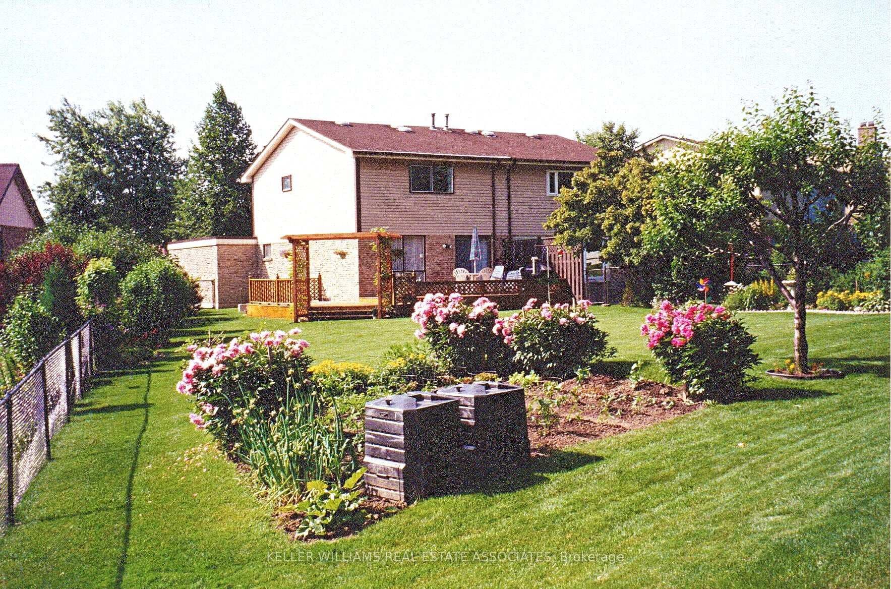 7228 Ridgeland Crescent photo 39