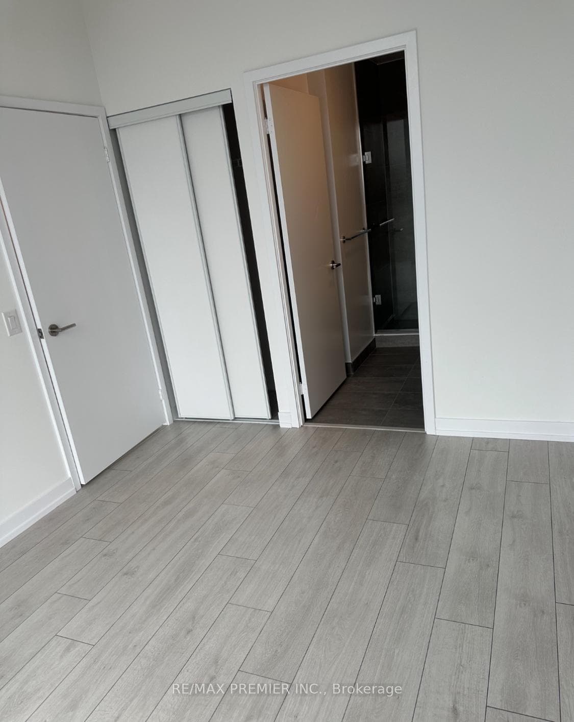 500 Dupont Street Unit 715 photo 5