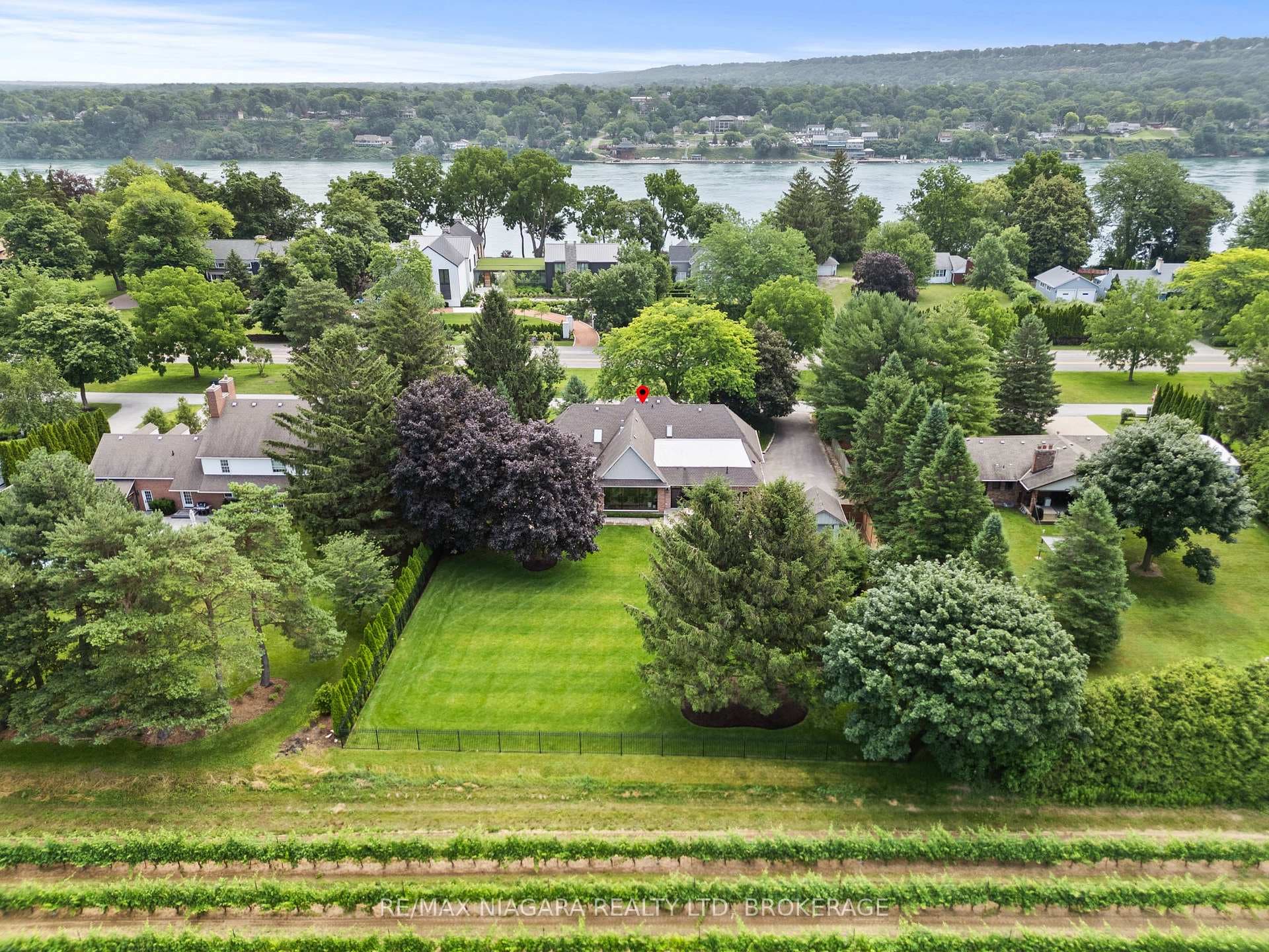 14690 Niagara Parkway photo 49