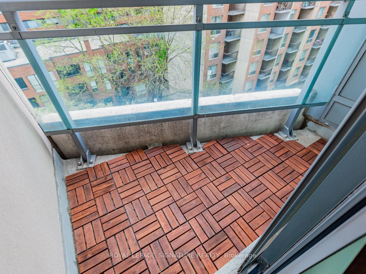 8 Scollard Street Unit 709 photo 22