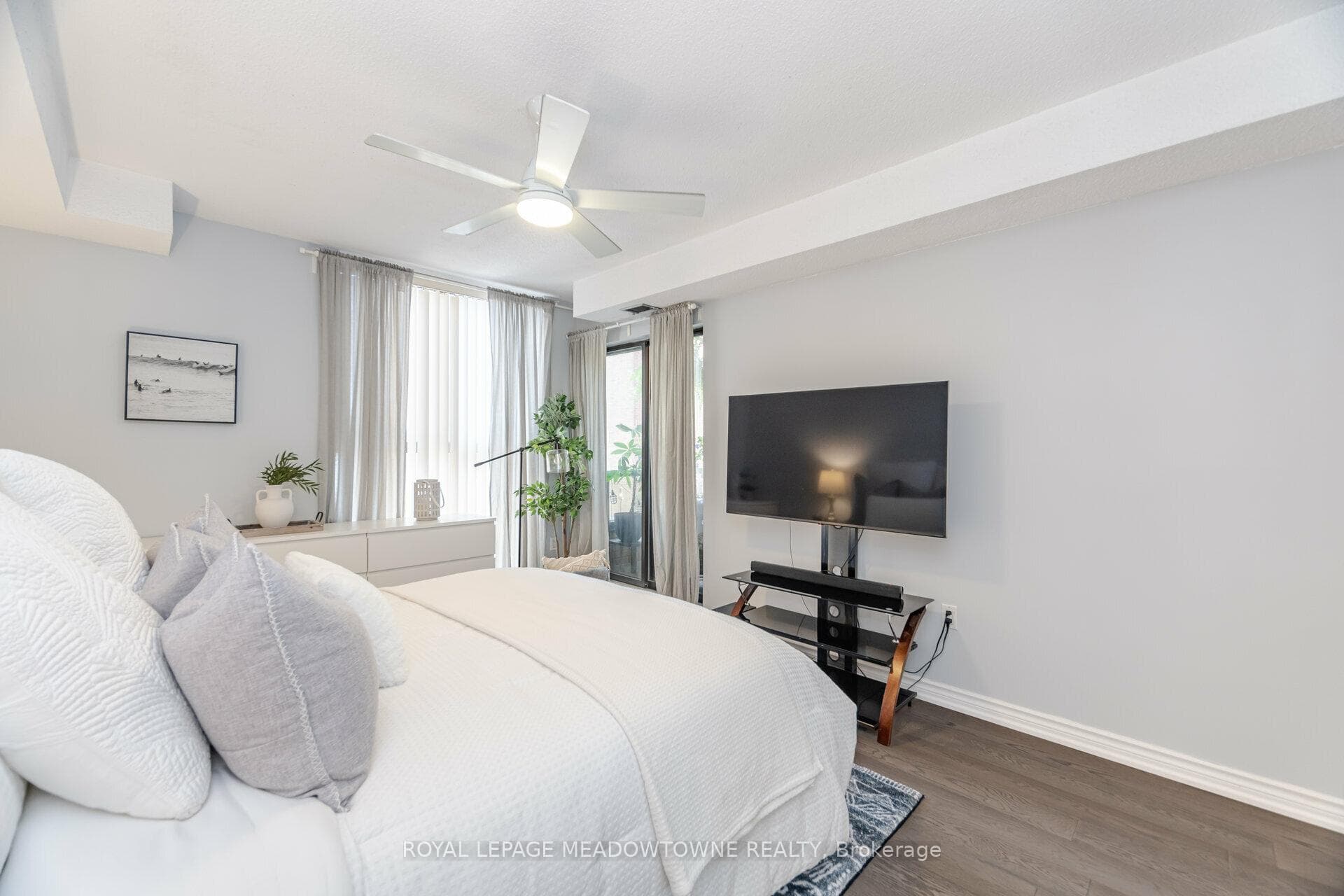 102 Bronte Road Unit 203 photo 18