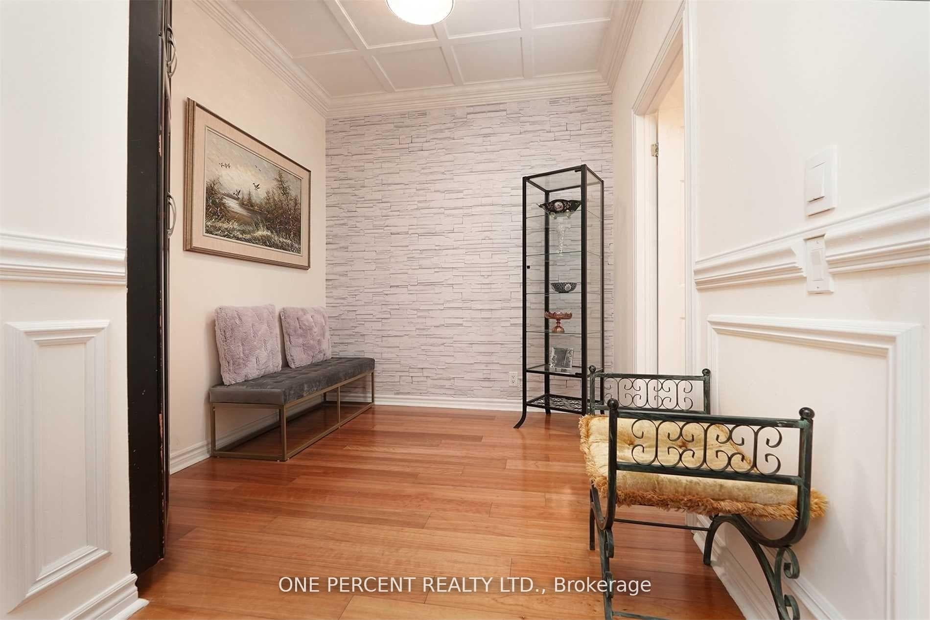 11121 Yonge Street Unit 217 photo 9