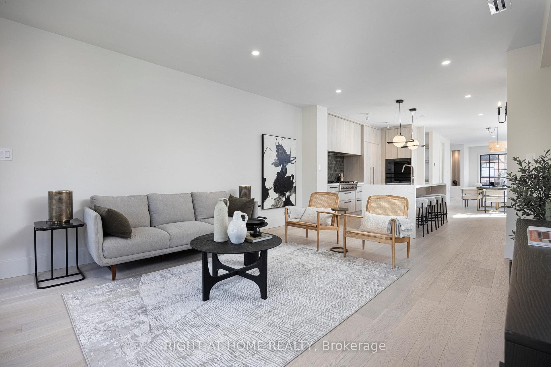 160 Howland Avenue photo 12