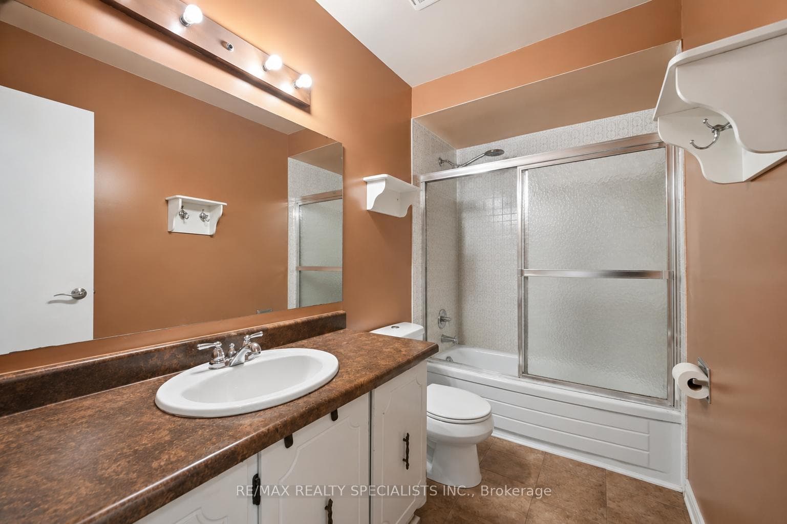 2571 Trident Avenue photo 14