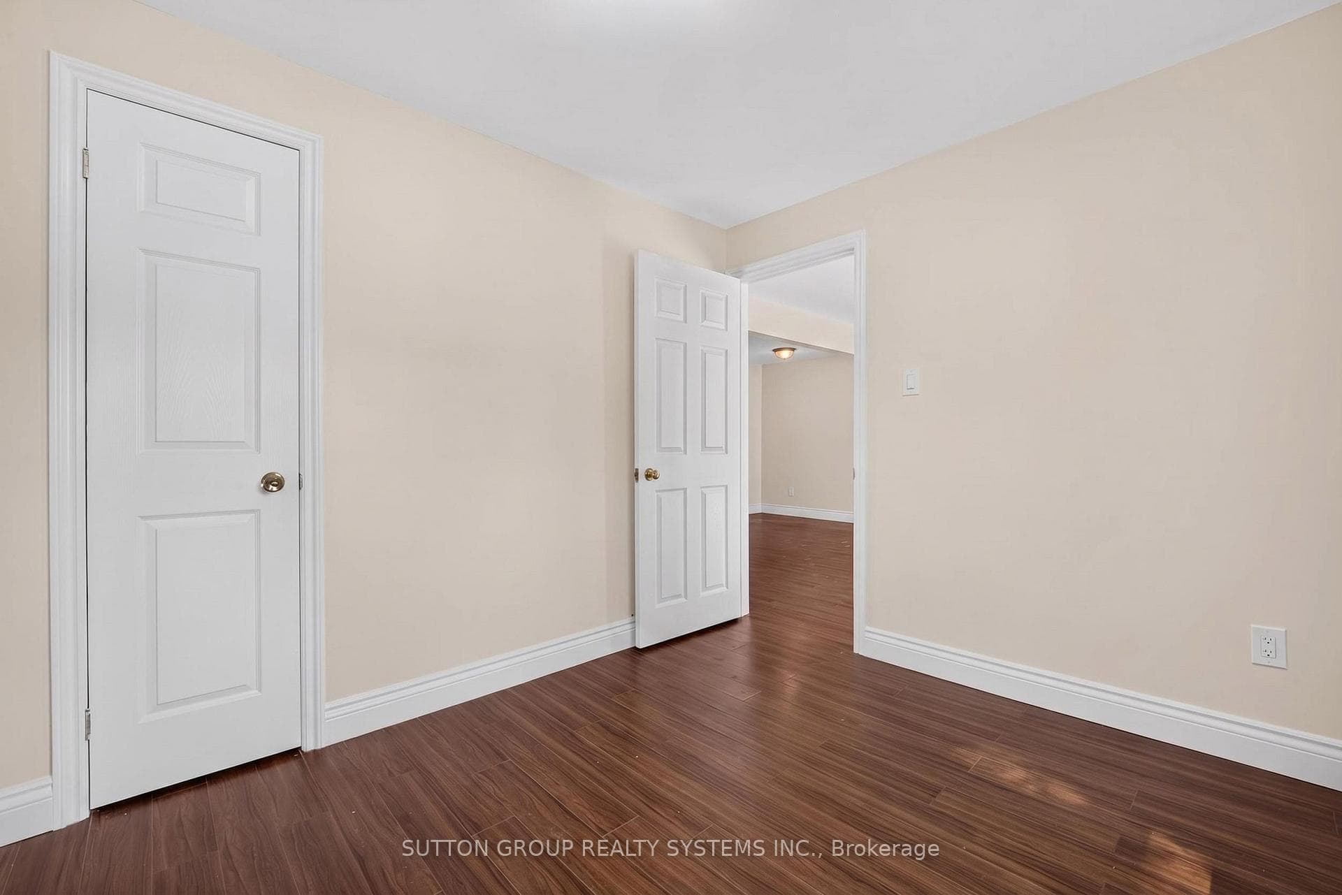 2082 Lilac Drive photo 9