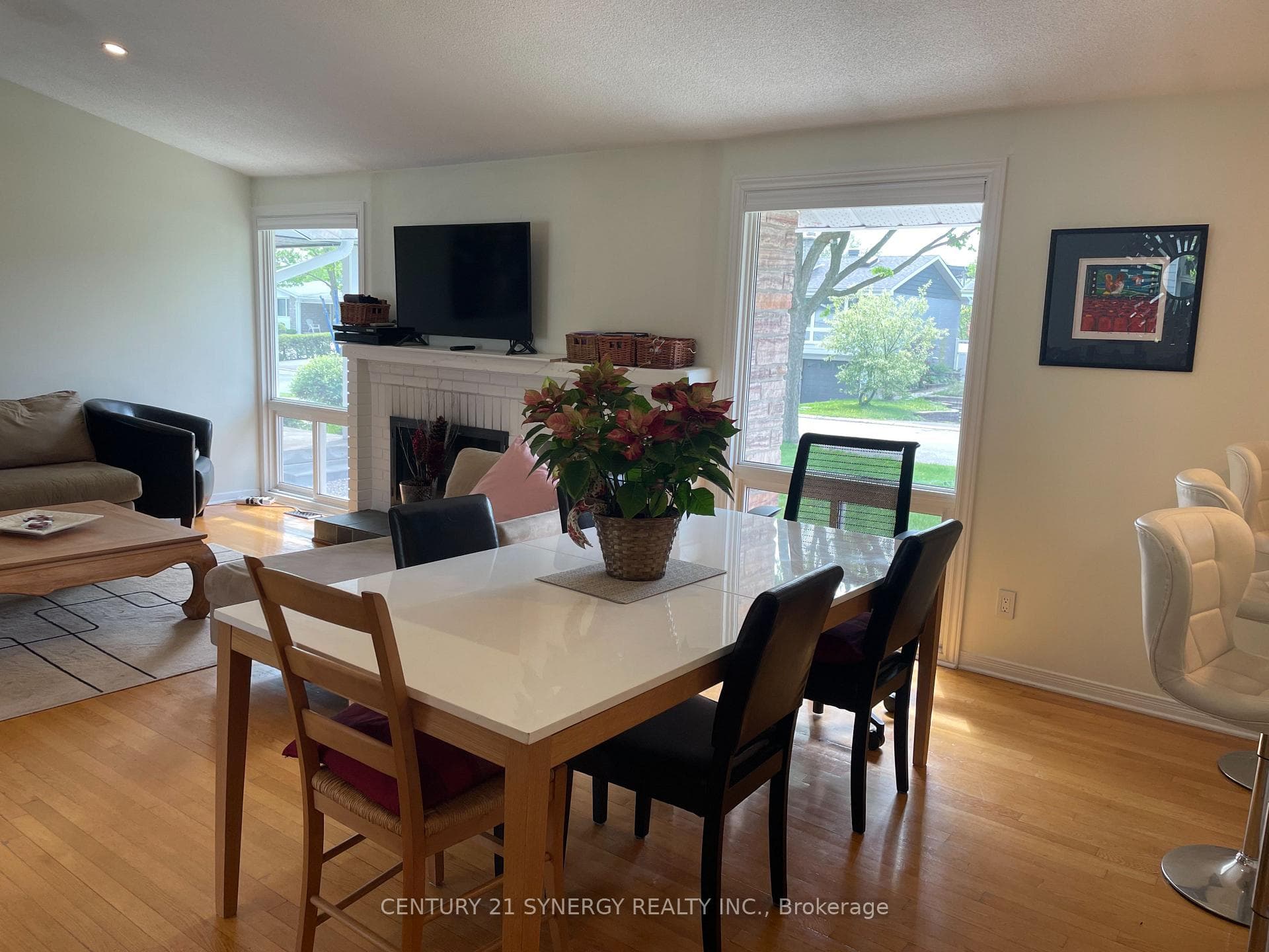 639 Glenhurst Crescent photo 16