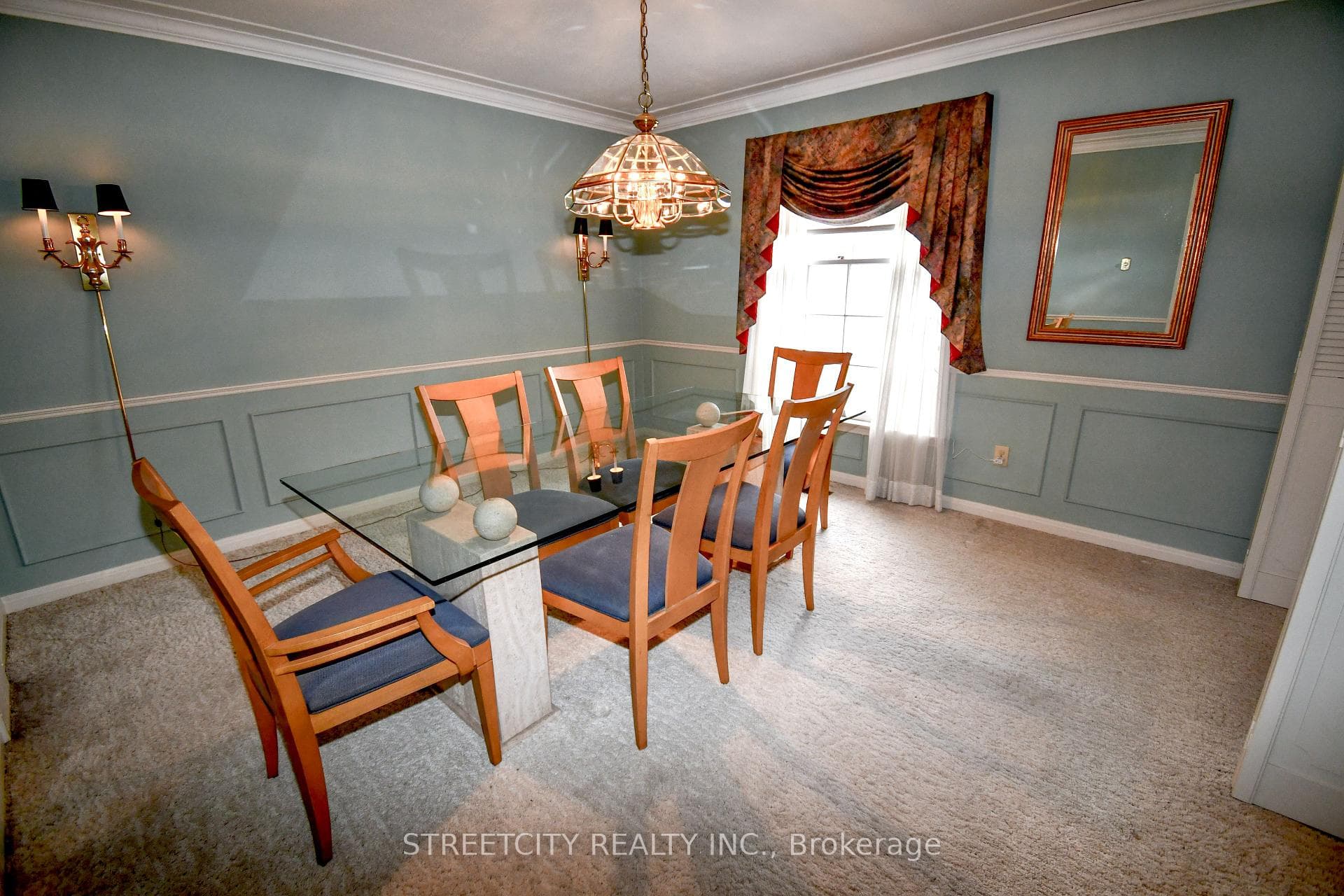 454 Village Green Avenue photo 11