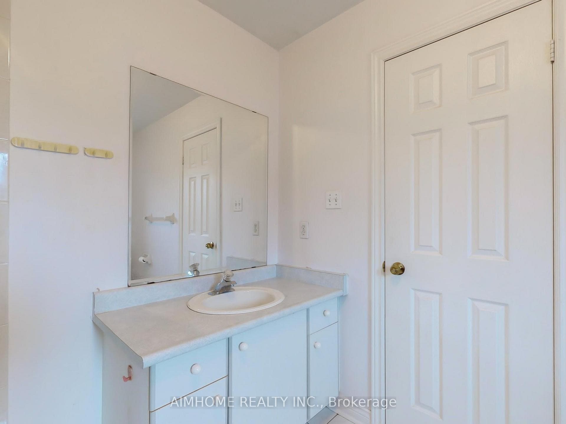 1445 Willowvale Gardens photo 27