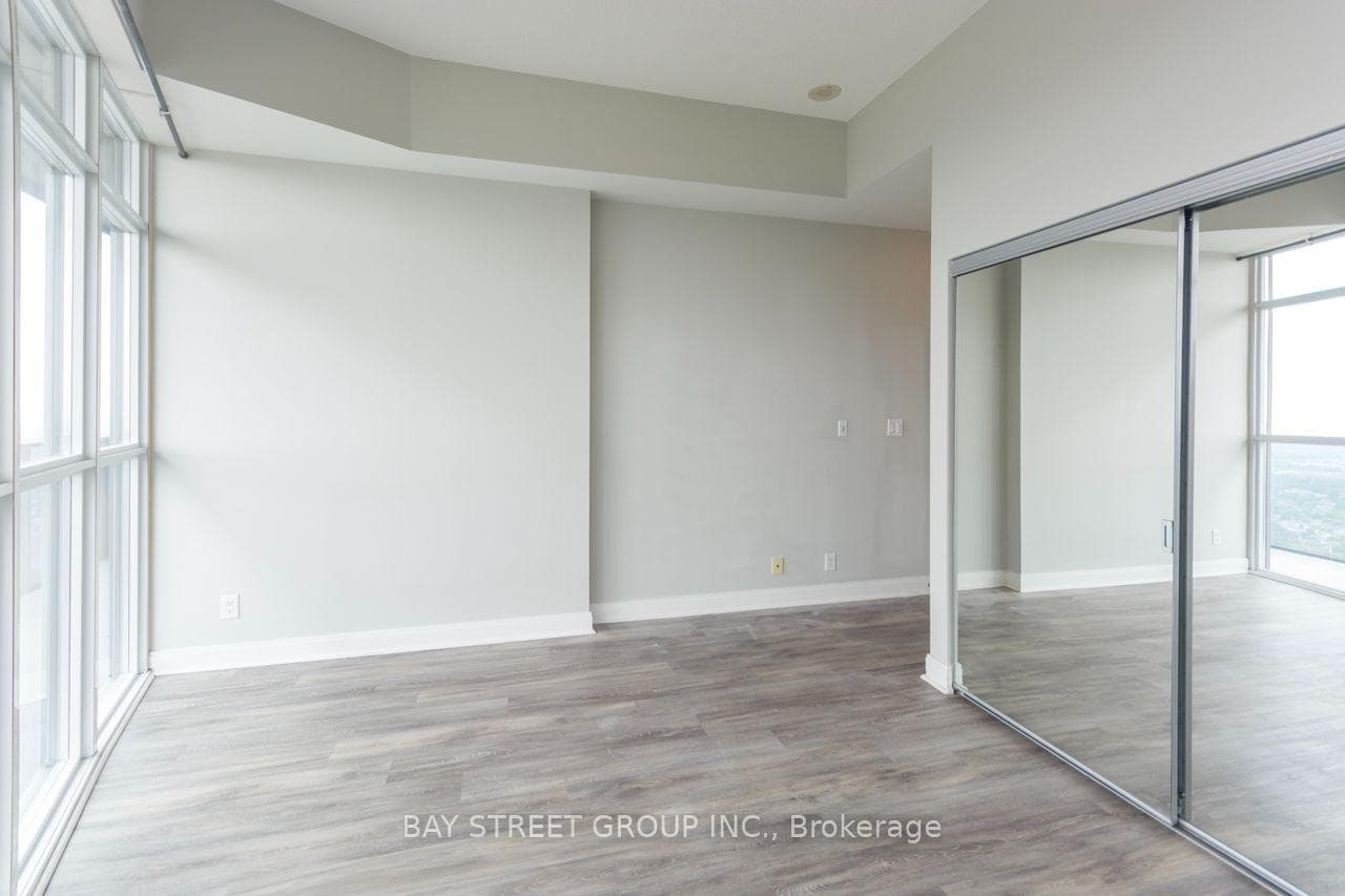 60 Absolute Avenue Unit 5006 photo 17