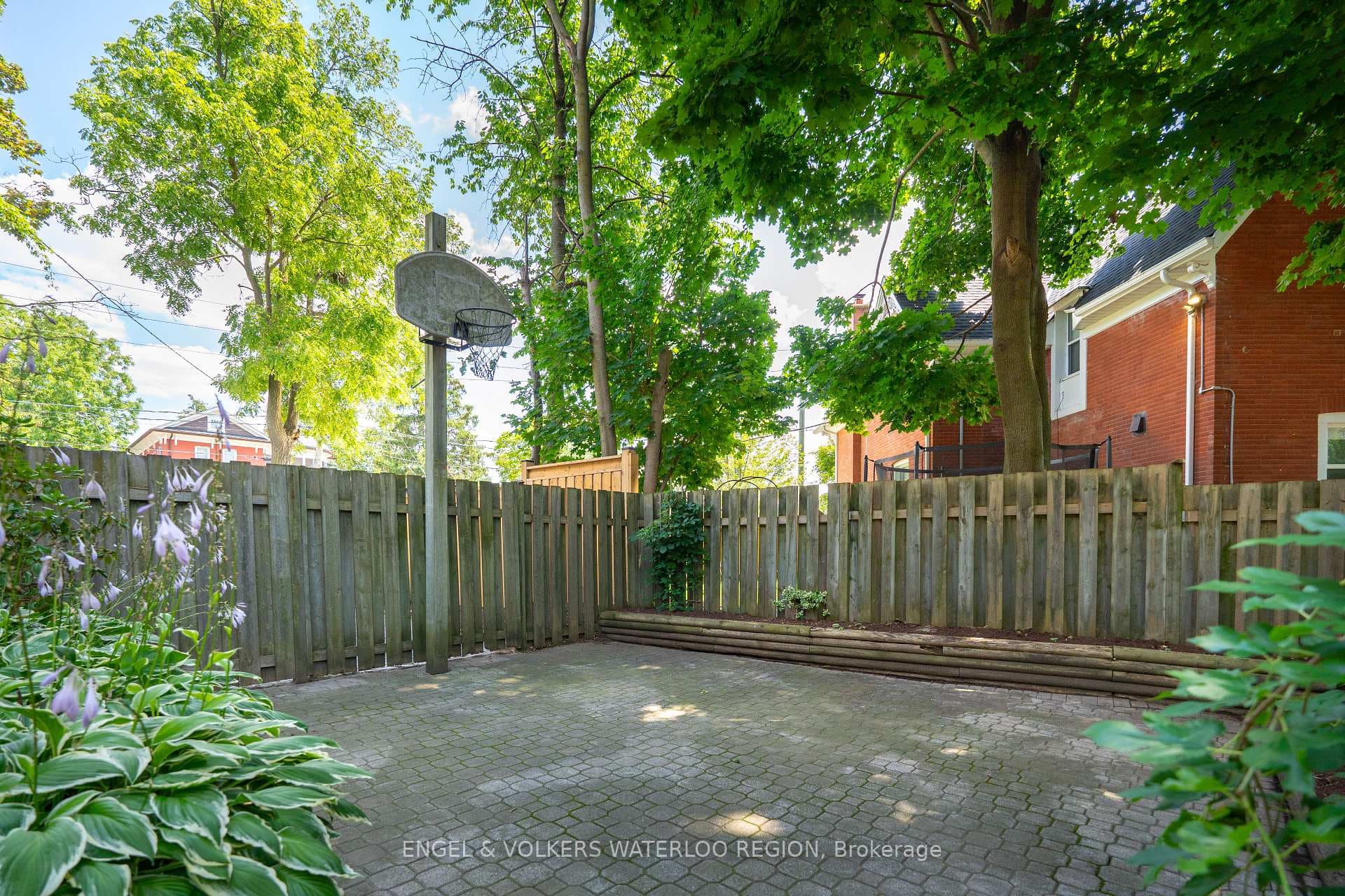 628 Laurel Street photo 24