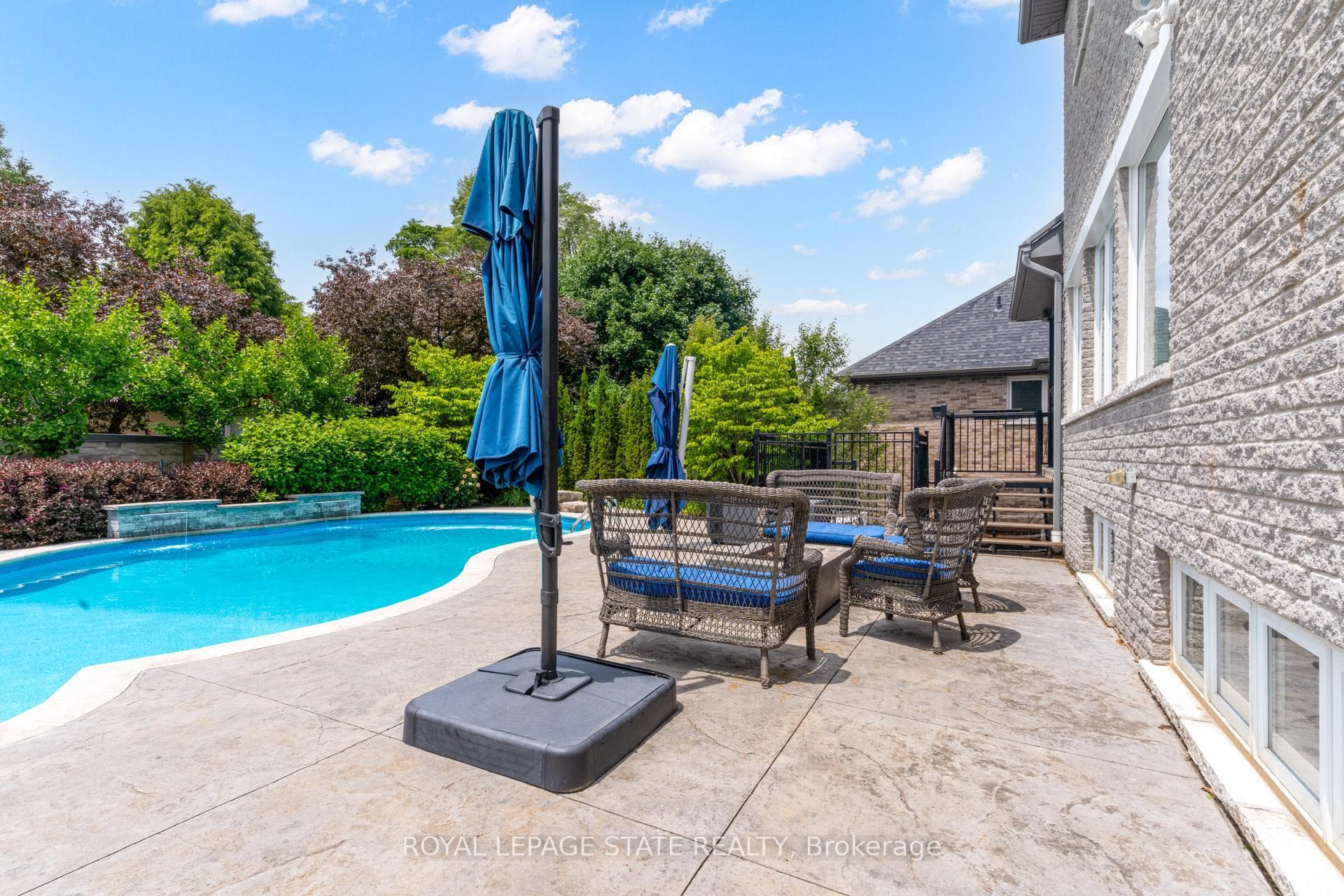 175 Oakhill Place photo 44