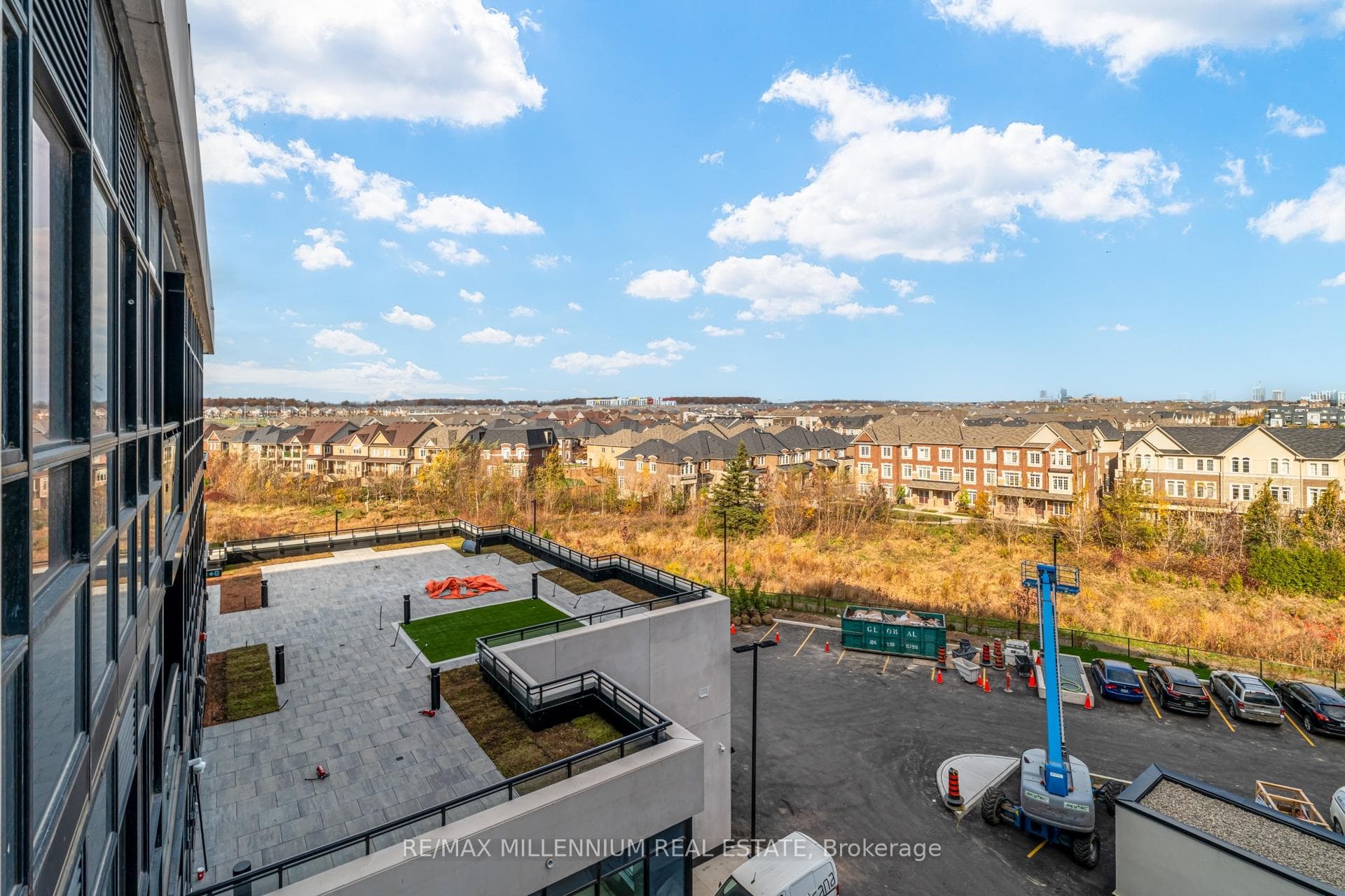 395 Dundas Street Unit 531 photo 28