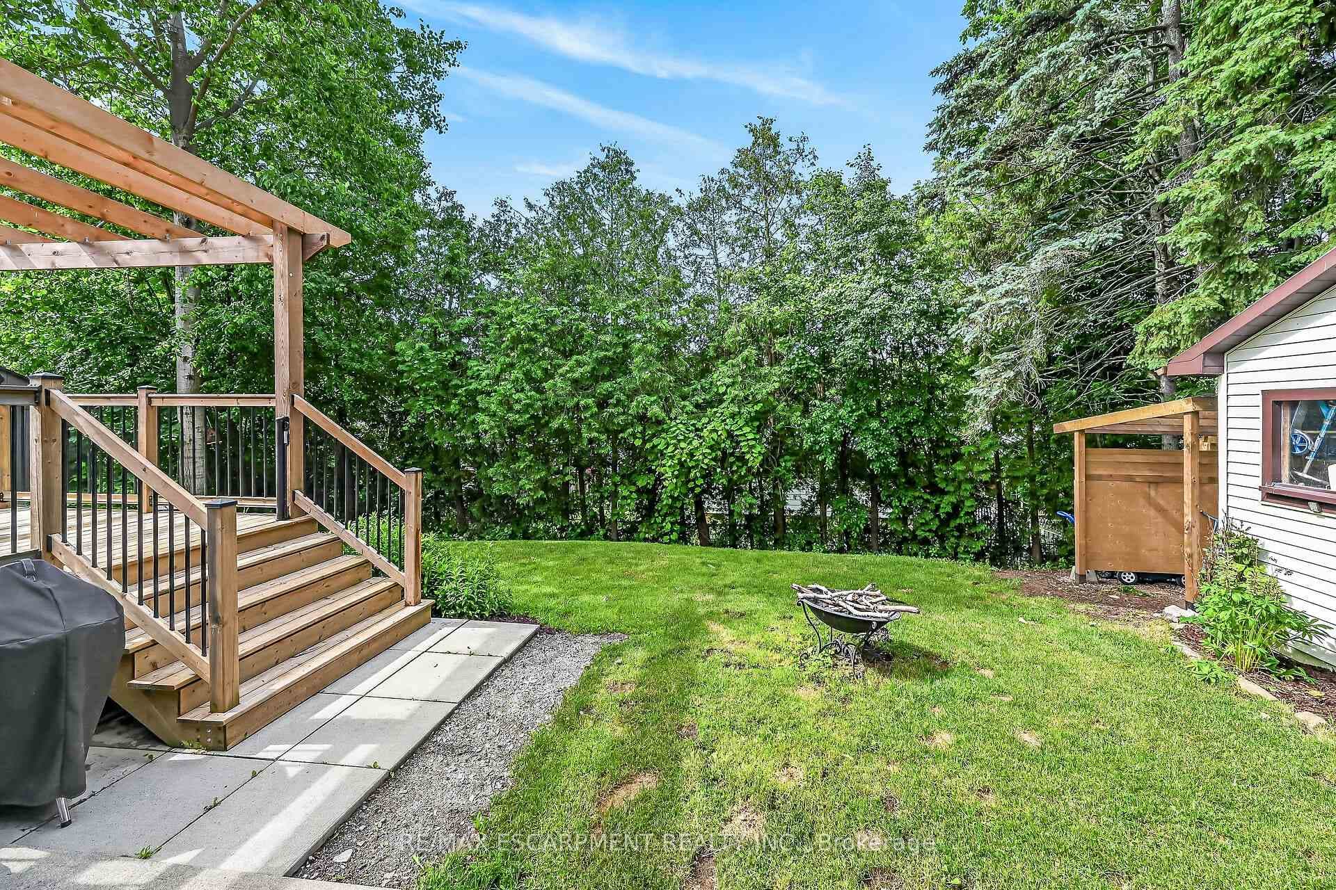 251 Mackenzie Crescent photo 39