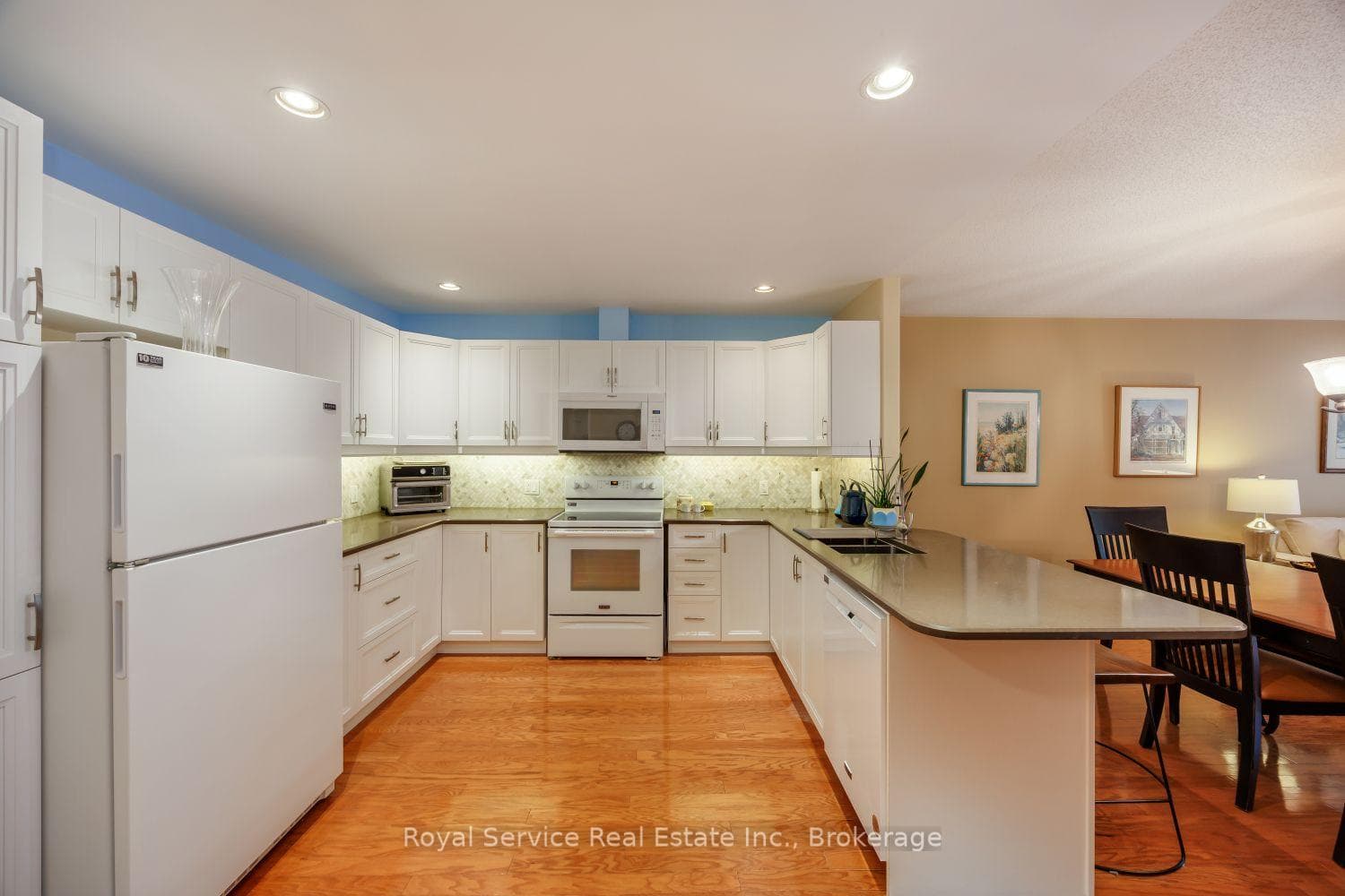 877 Wentworth Street Unit 6 photo 9