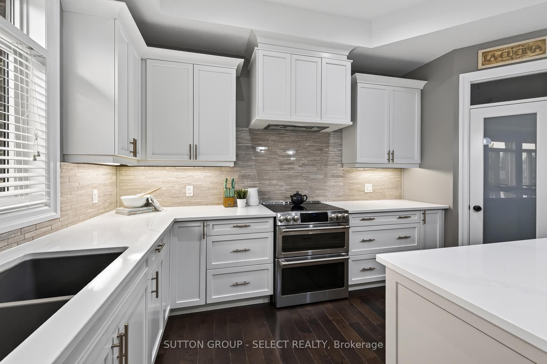 14 Mayapple Crescent photo 15
