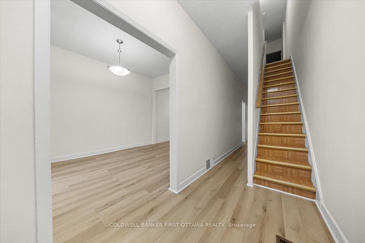281 CAMBRIDGE Street photo 4