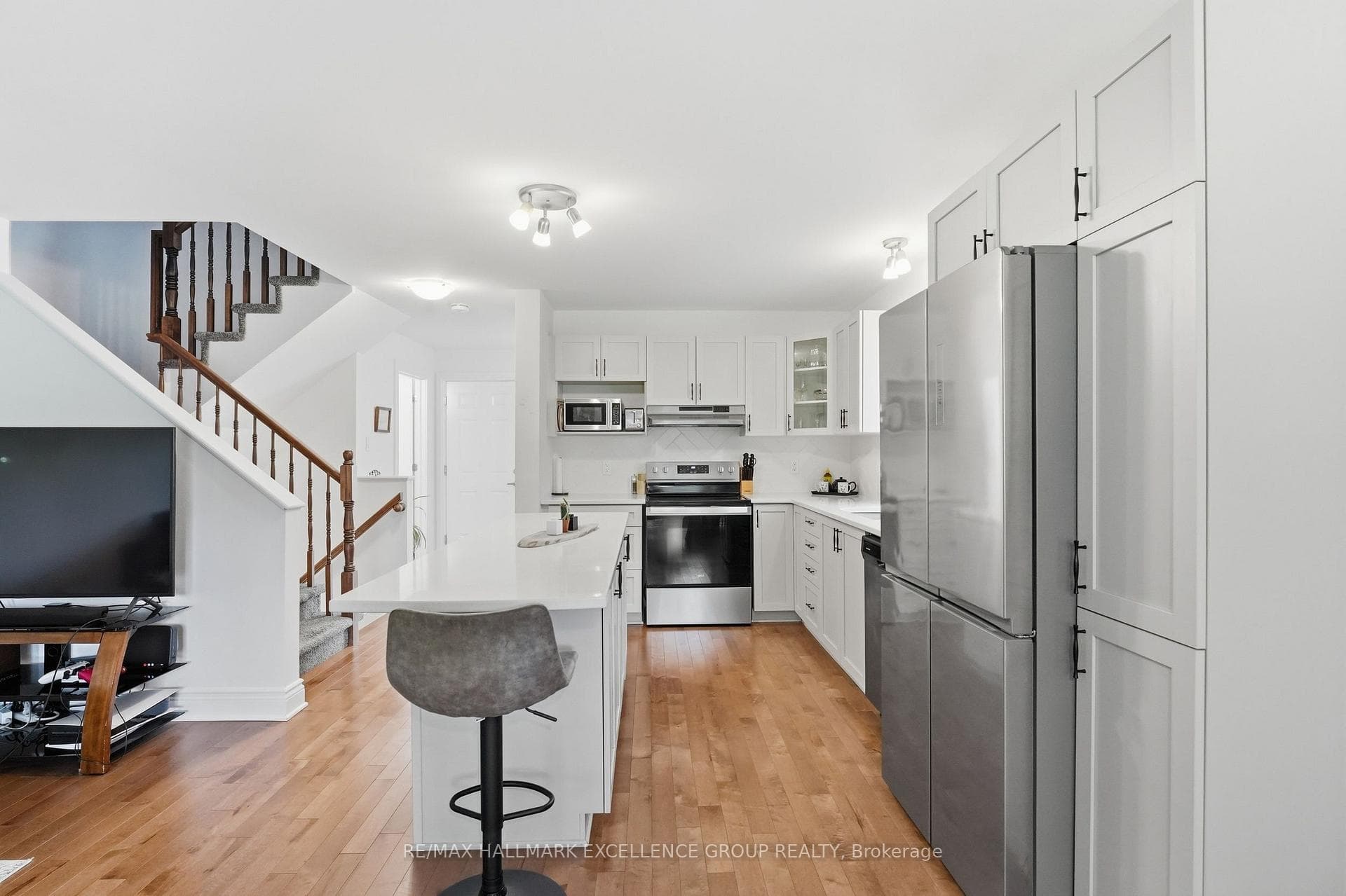 241 Dion Avenue photo 11
