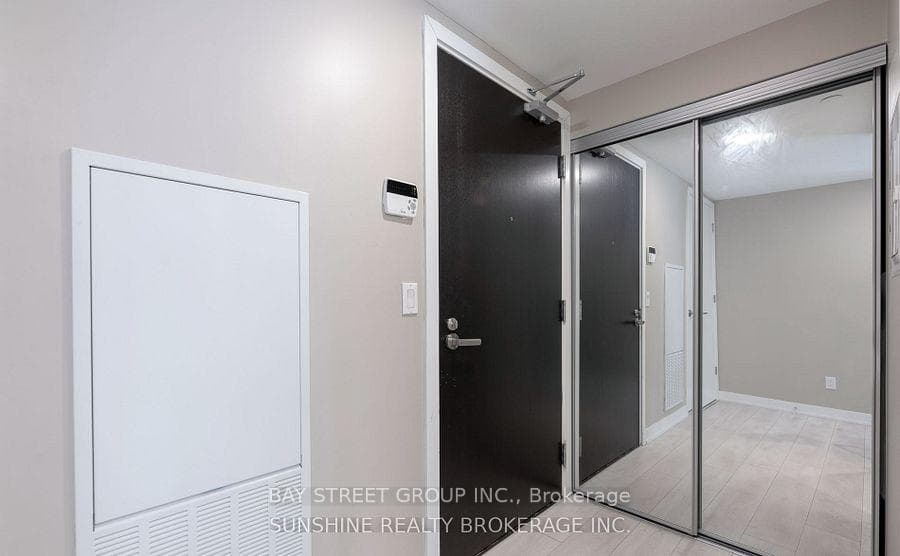 501 Yonge Street Unit 4712 photo 14