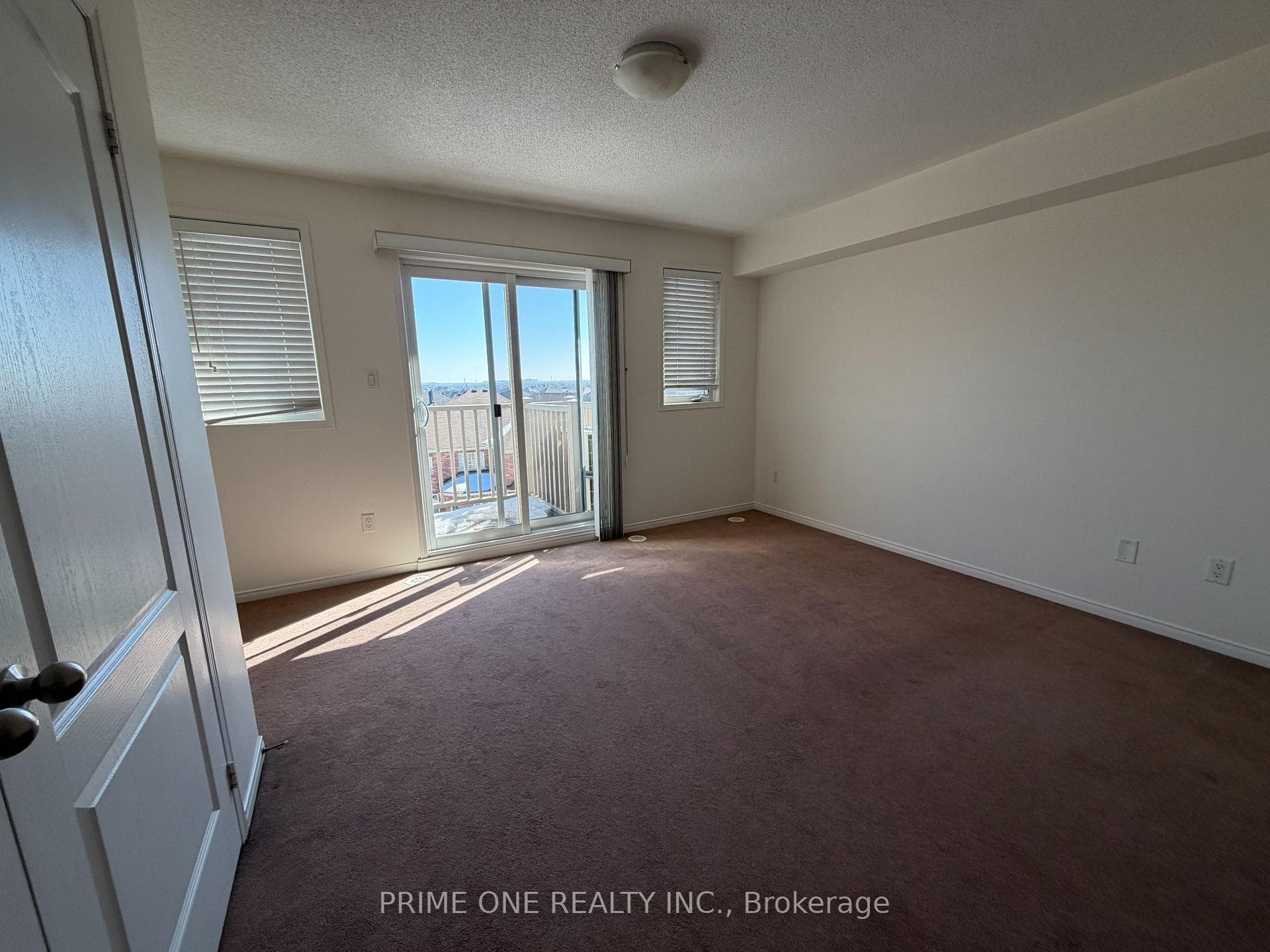 5605 Oscar Peterson Boulevard Unit 6 photo 23