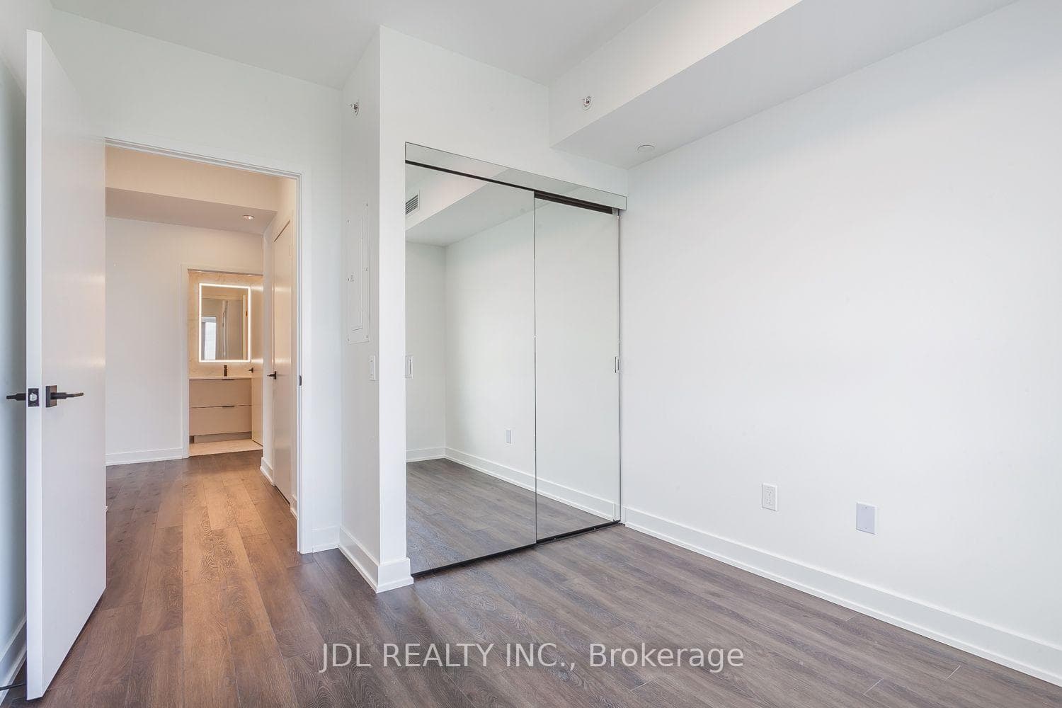 609 Sherbourne Street Unit 3709 photo 15