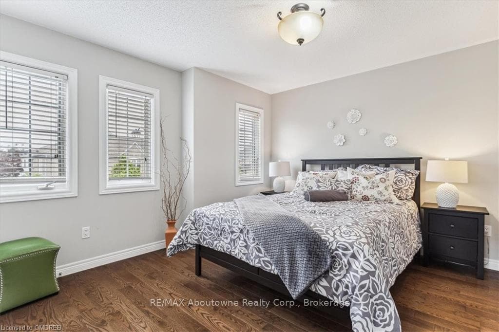 499 WILLMOTT Crescent photo 25