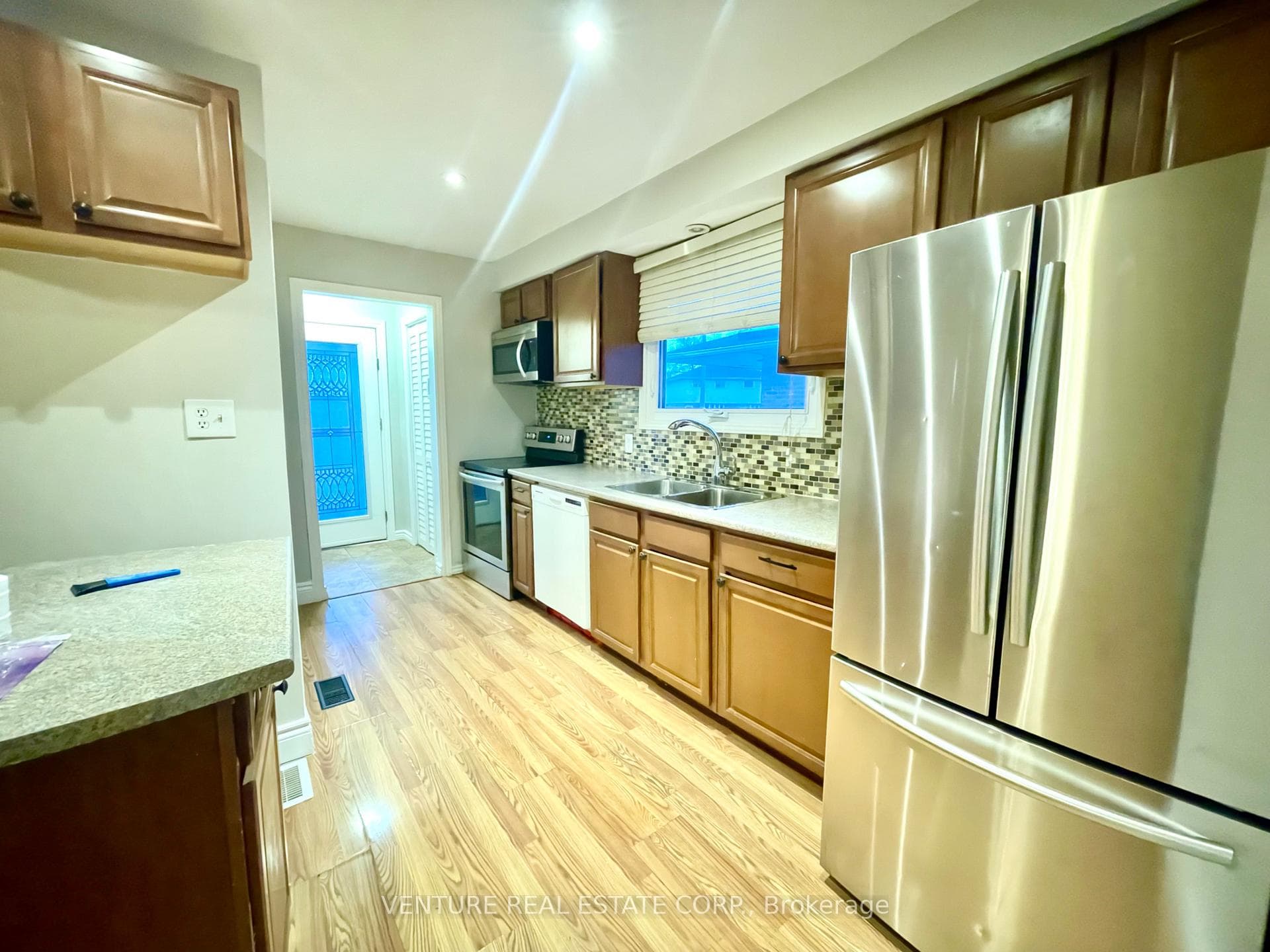 250 Kinmount Crescent Unit Lower photo 12