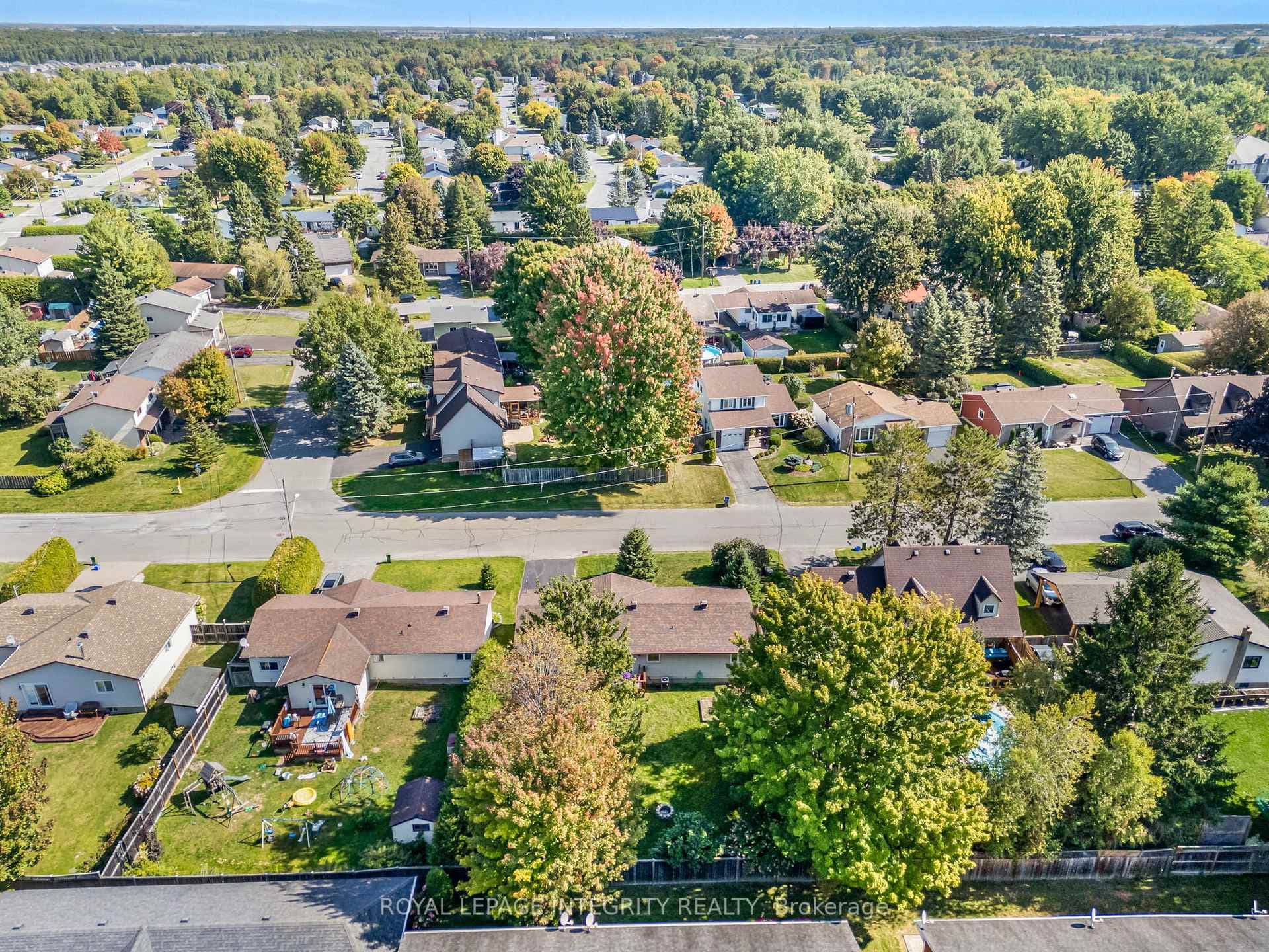 13 Elm Avenue photo 32