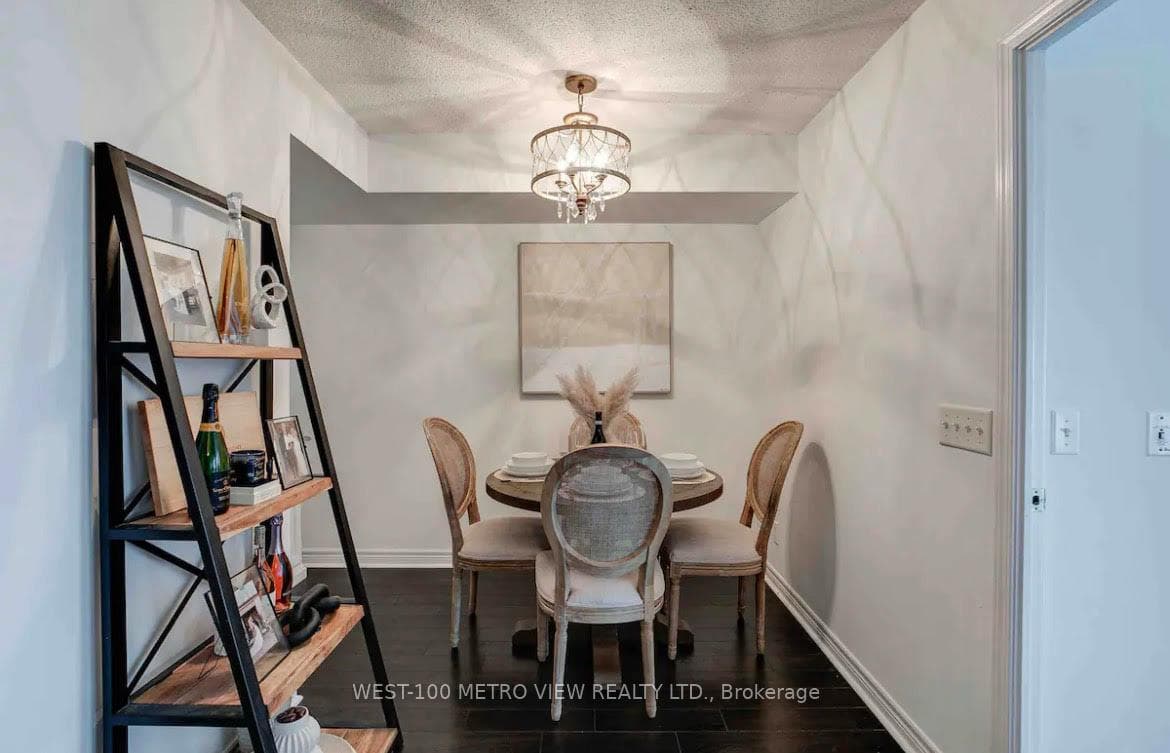 30 Grand Trunk Crescent Unit 1603 photo 8