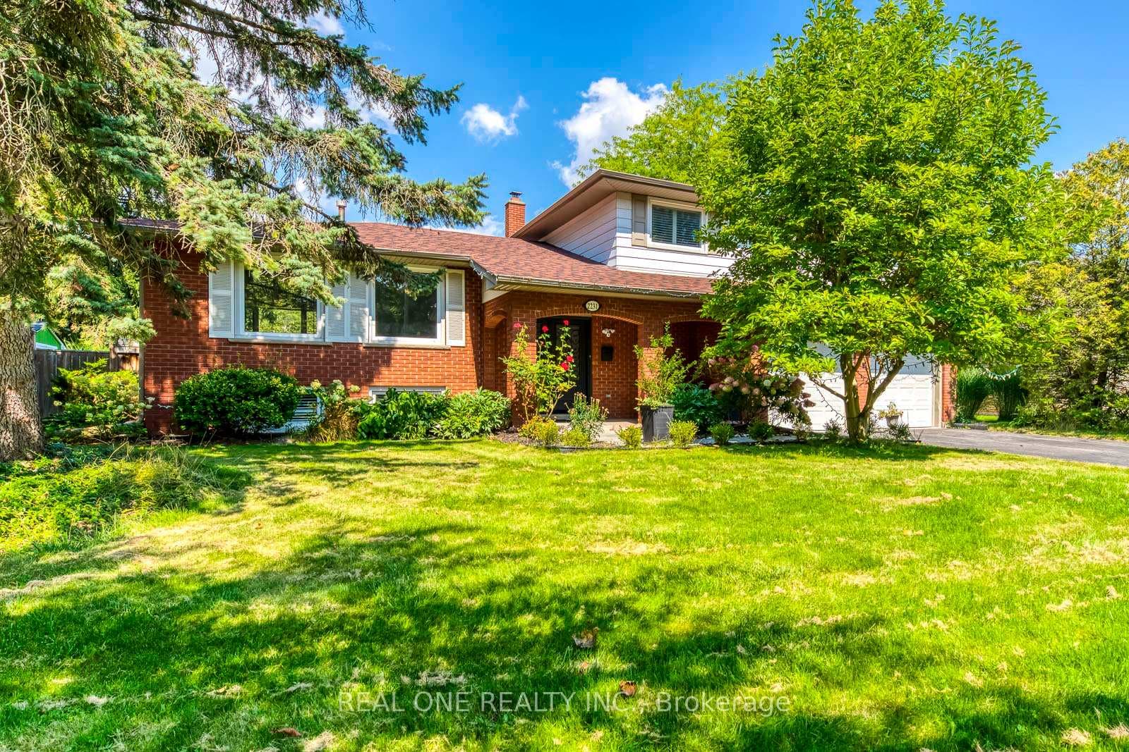 2231 All Saints Crescent photo 1