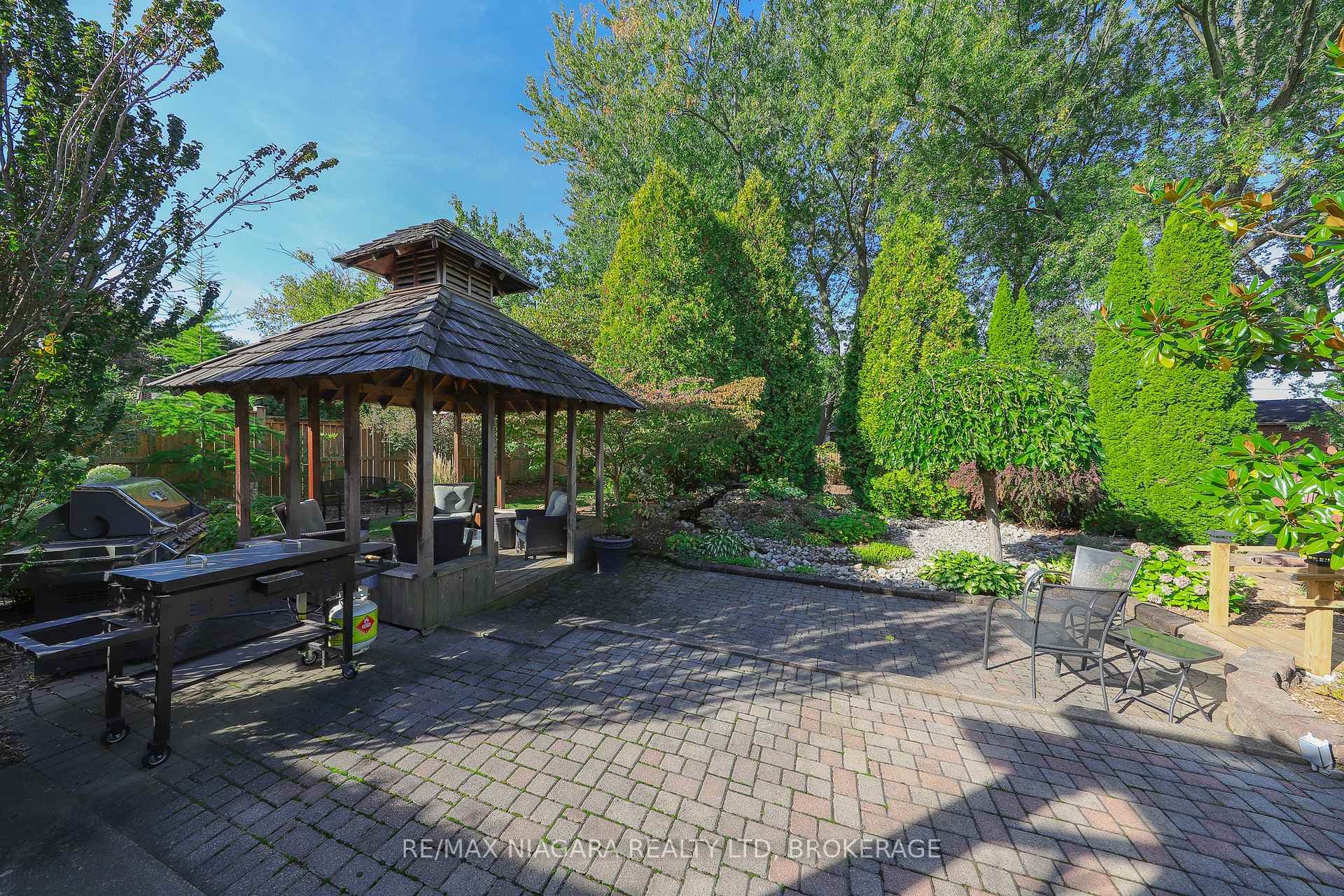 19 Jessica Drive photo 22