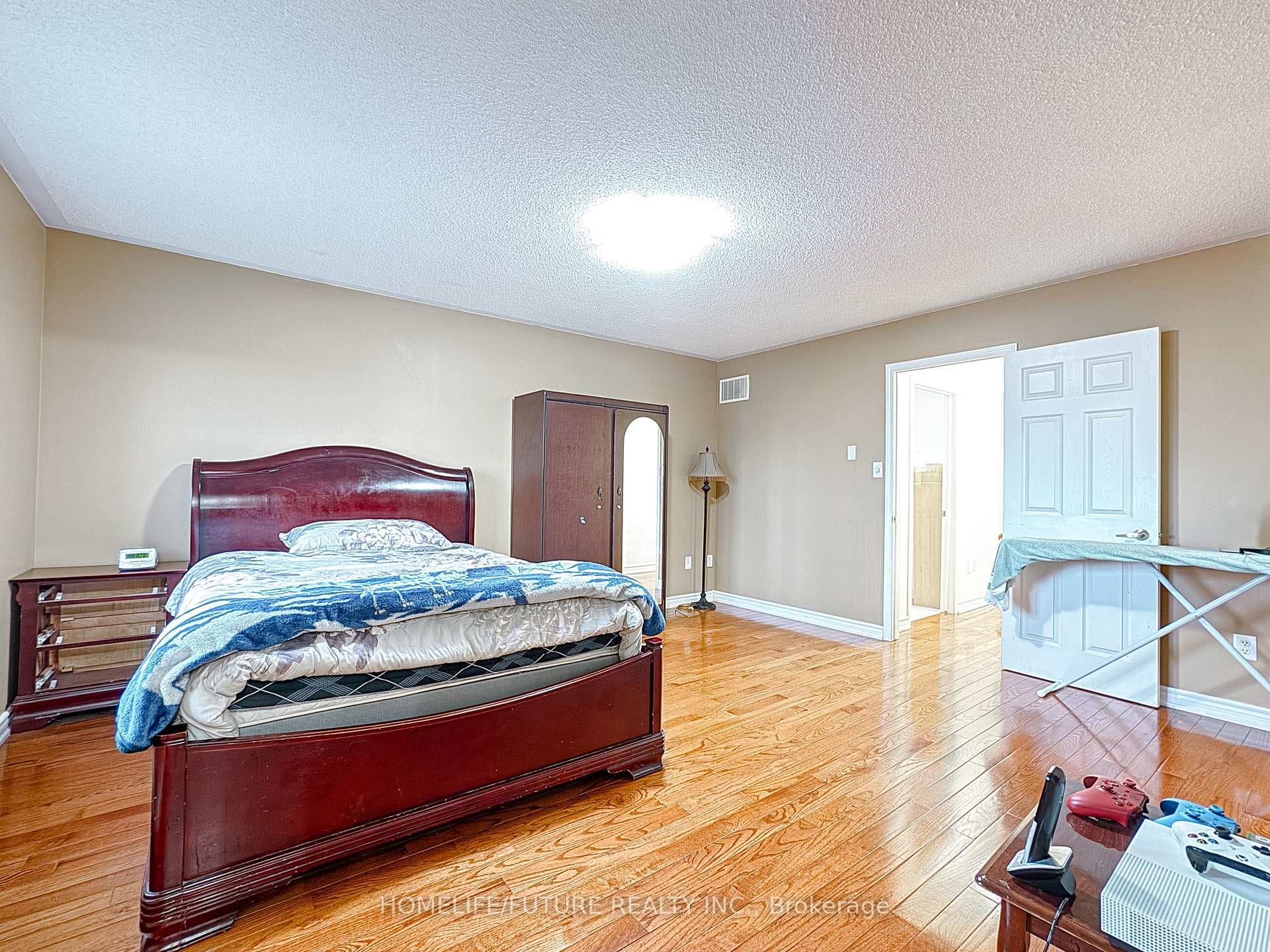 75 Gas Lamp Lane photo 25