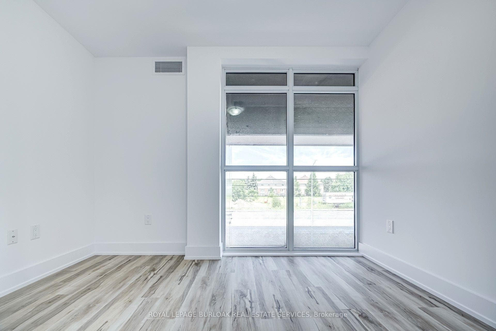 450 Dundas Street Unit 204 photo 11