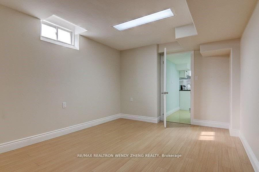 192 Trailhead Avenue photo 31